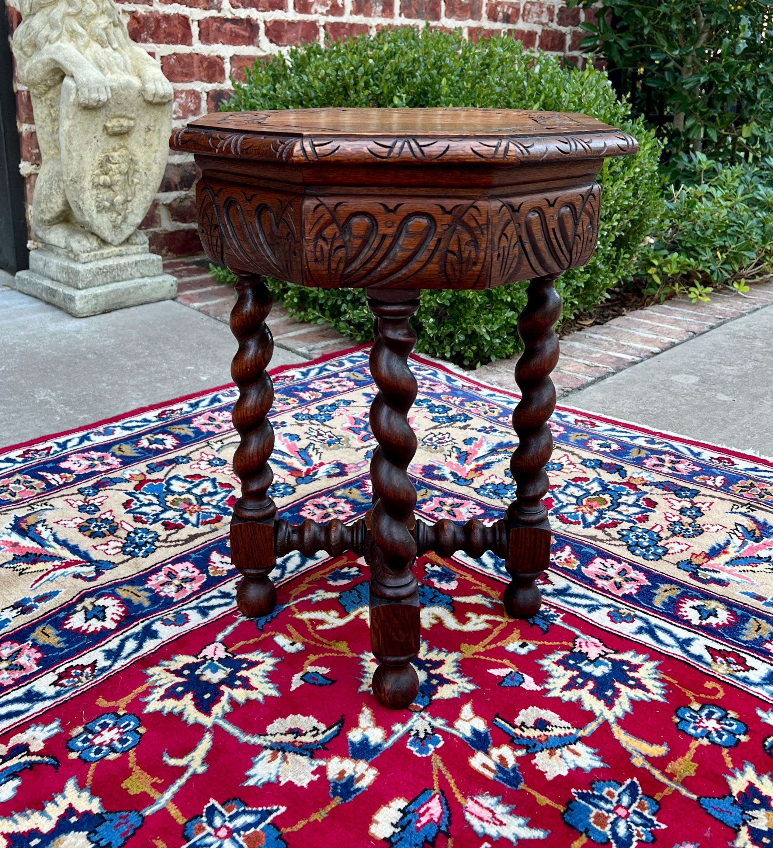 Intagliato Antique French Petite BARLEY TWIST Octagonale Renaissance Revival Oak 19th