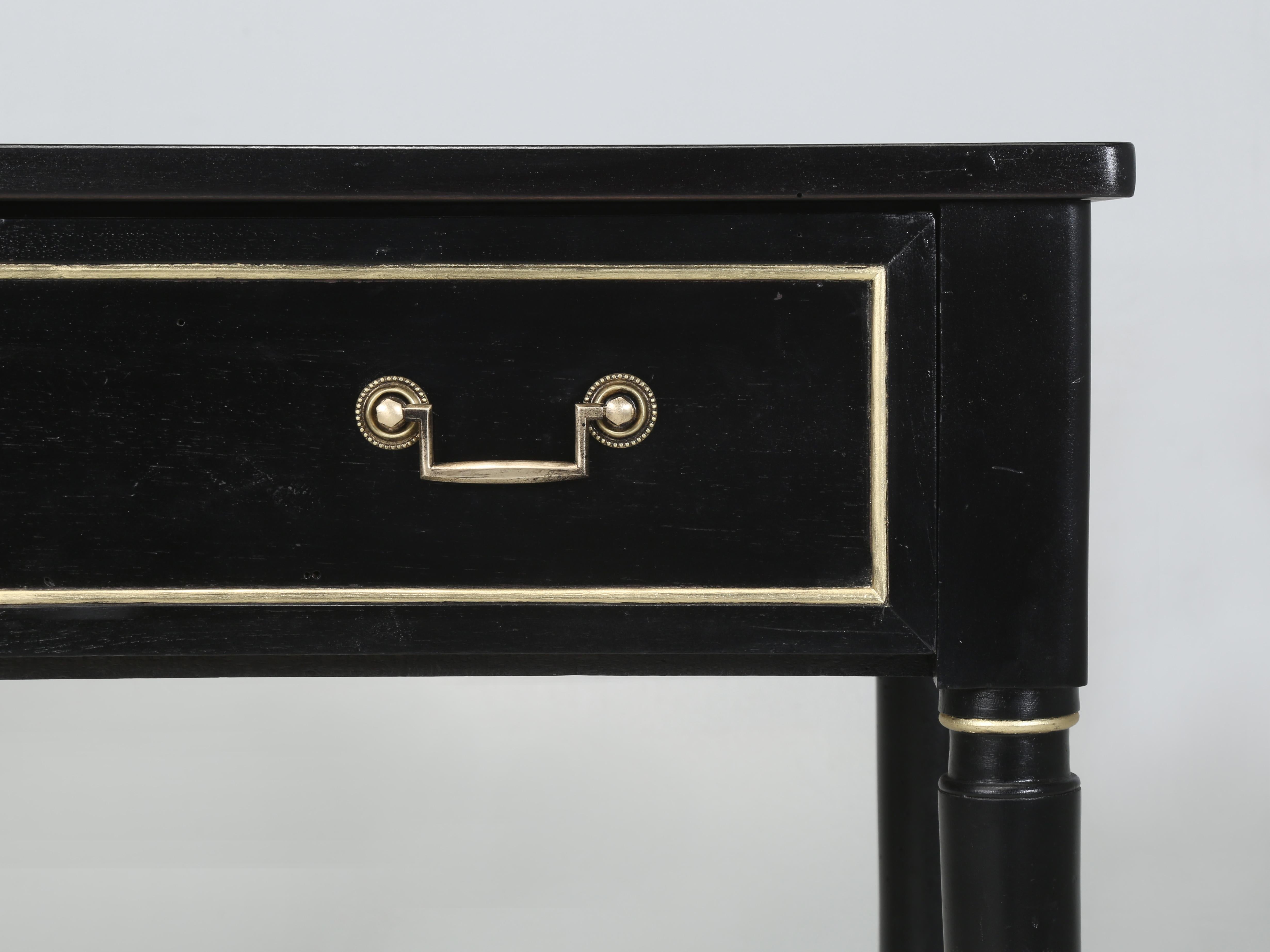Antique French Petite Louis XVI Console Table o Ladies Writing Table Ebonizzato in vendita 1