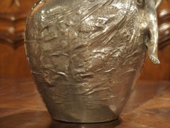 Antiguo jarrón Art Nouveau francés de peltre de Auguste Moreau