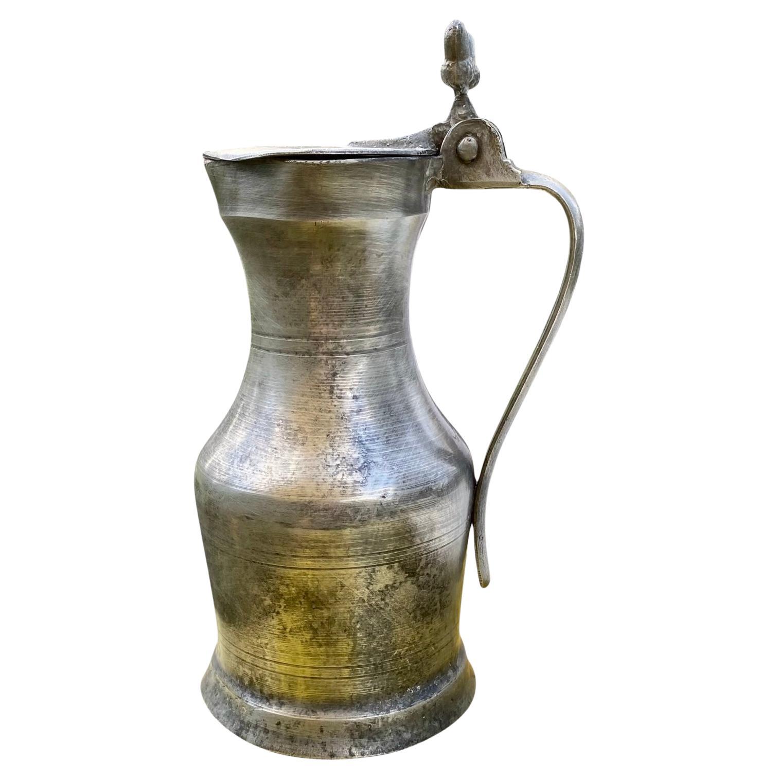 Antique French Pewter Flagon Lidded Pitcher (brocca con coperchio) in vendita