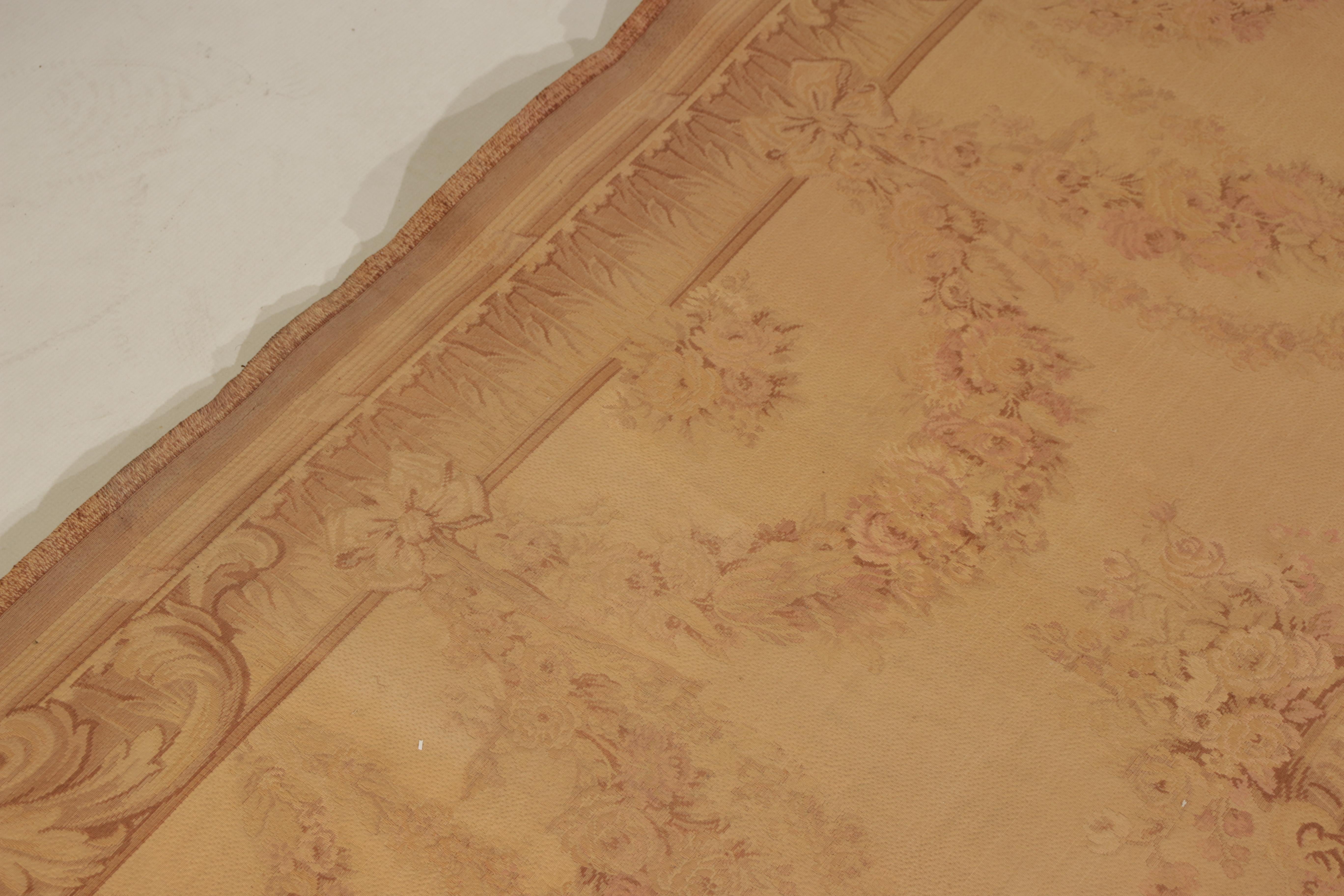 Francese Antique French Pictorial Cream Beige Wool Tapestry Rug & Kilim in vendita