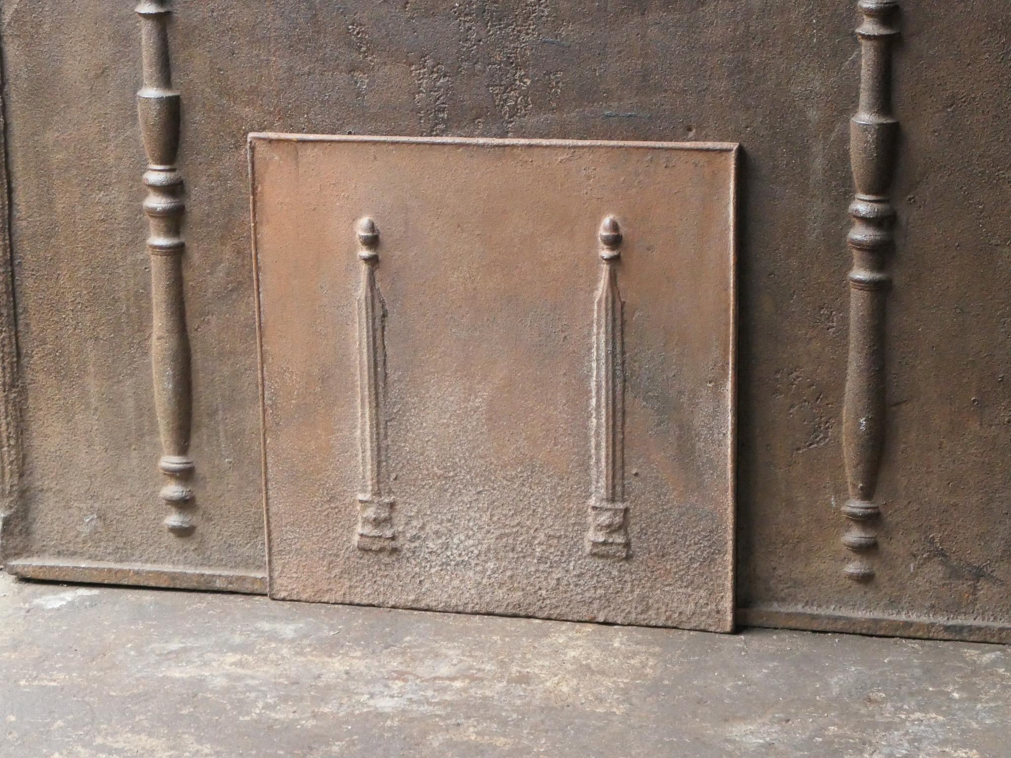 Antike französische „Pillars of Freedom“-Kaminsims / Rückwand, 18. - 19. Jahrhundert im Zustand „Gut“ im Angebot in Amerongen, NL