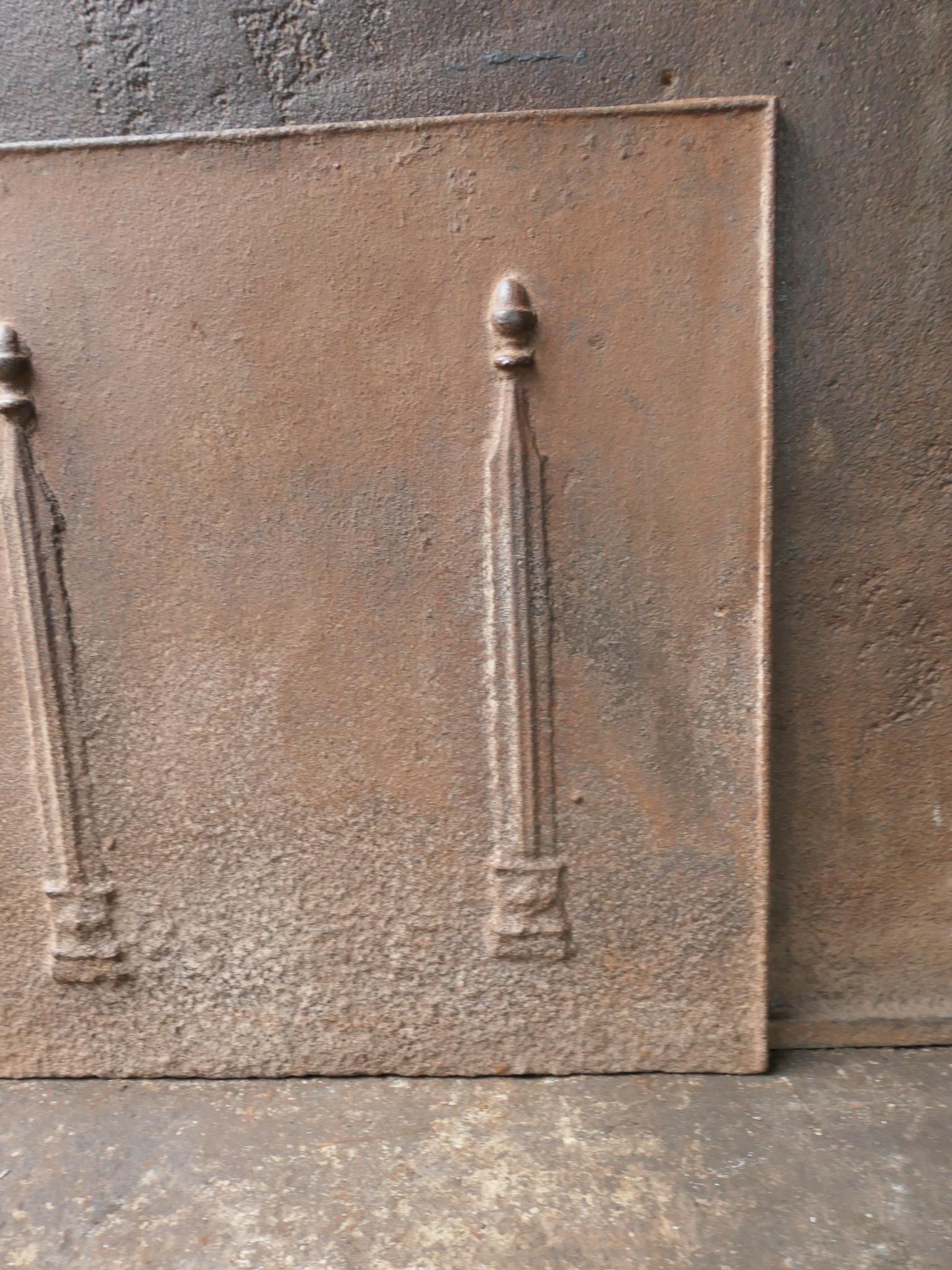Antike französische „Pillars of Freedom“-Kaminsims / Rückwand, 18. - 19. Jahrhundert im Angebot 1