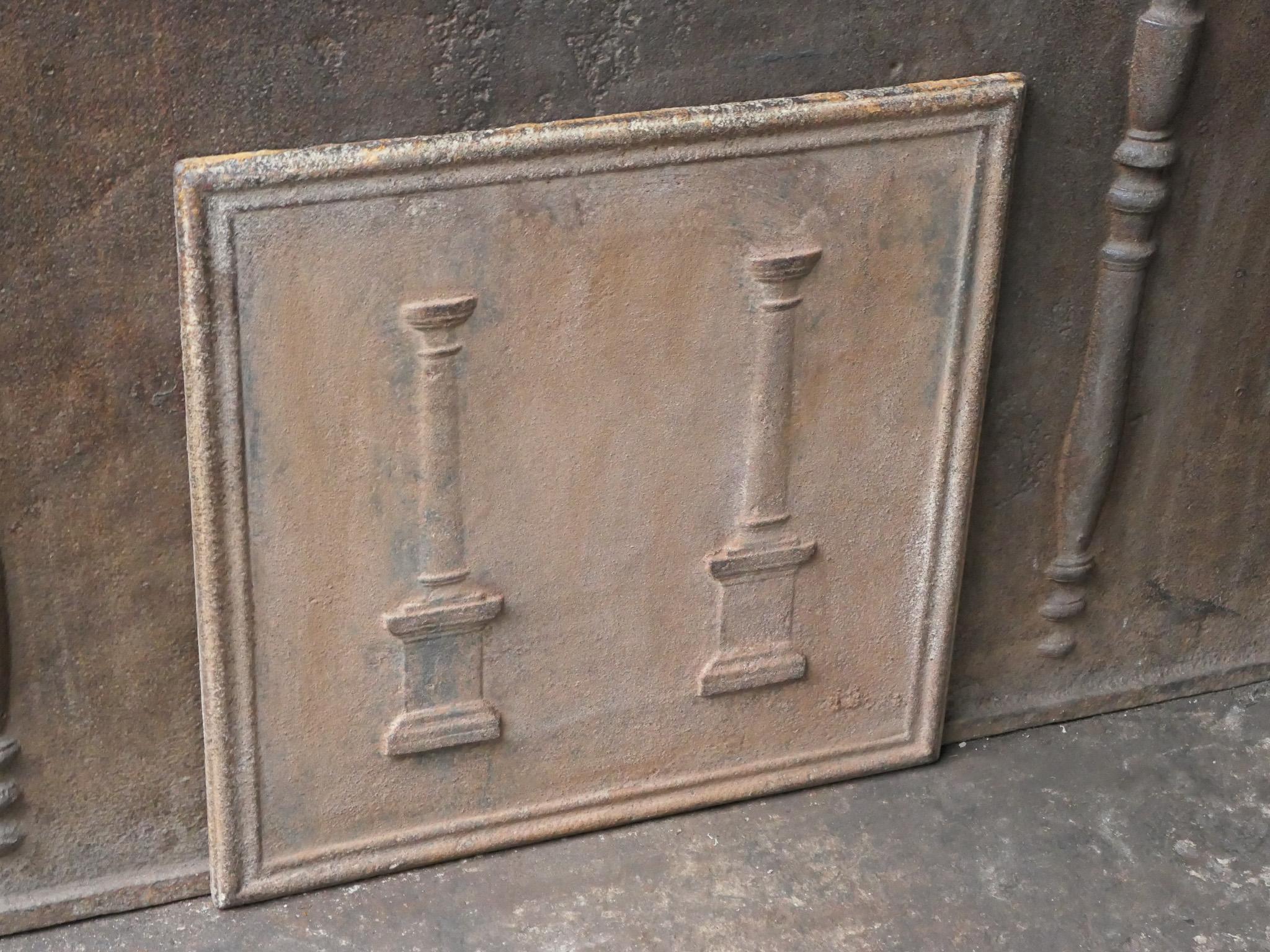 Plaque de cheminée française ancienne Pillars of Freedom, 18e - 19e siècle en vente 2