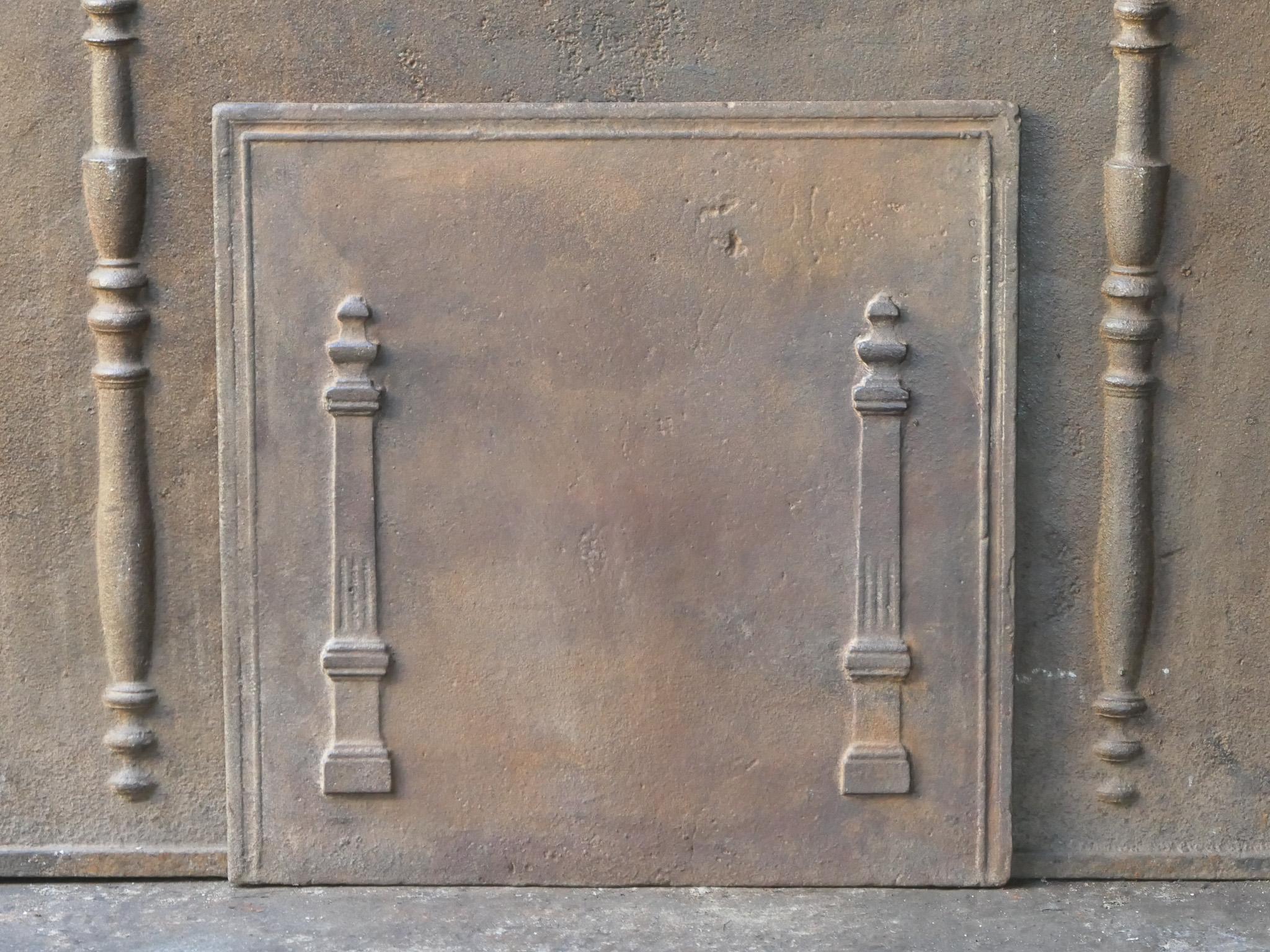 Antique French 'Pillars of Freedom' Fireback / Backsplash, 18th - 19th C. In Good Condition For Sale In Amerongen, NL