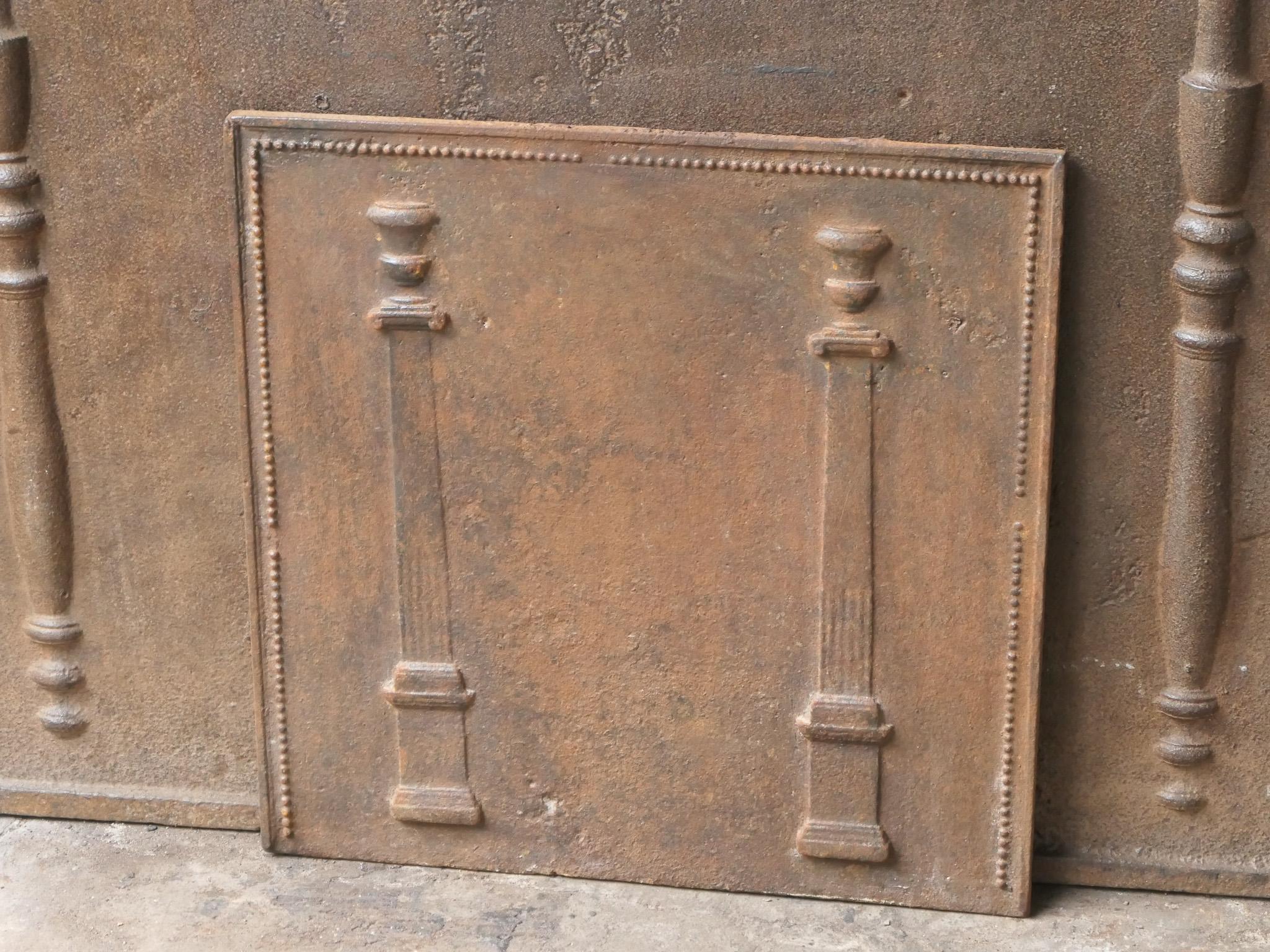 Antique French 'Pillars of Freedom' Fireback / Backsplash, 18th - 19th C. In Good Condition For Sale In Soest, NL
