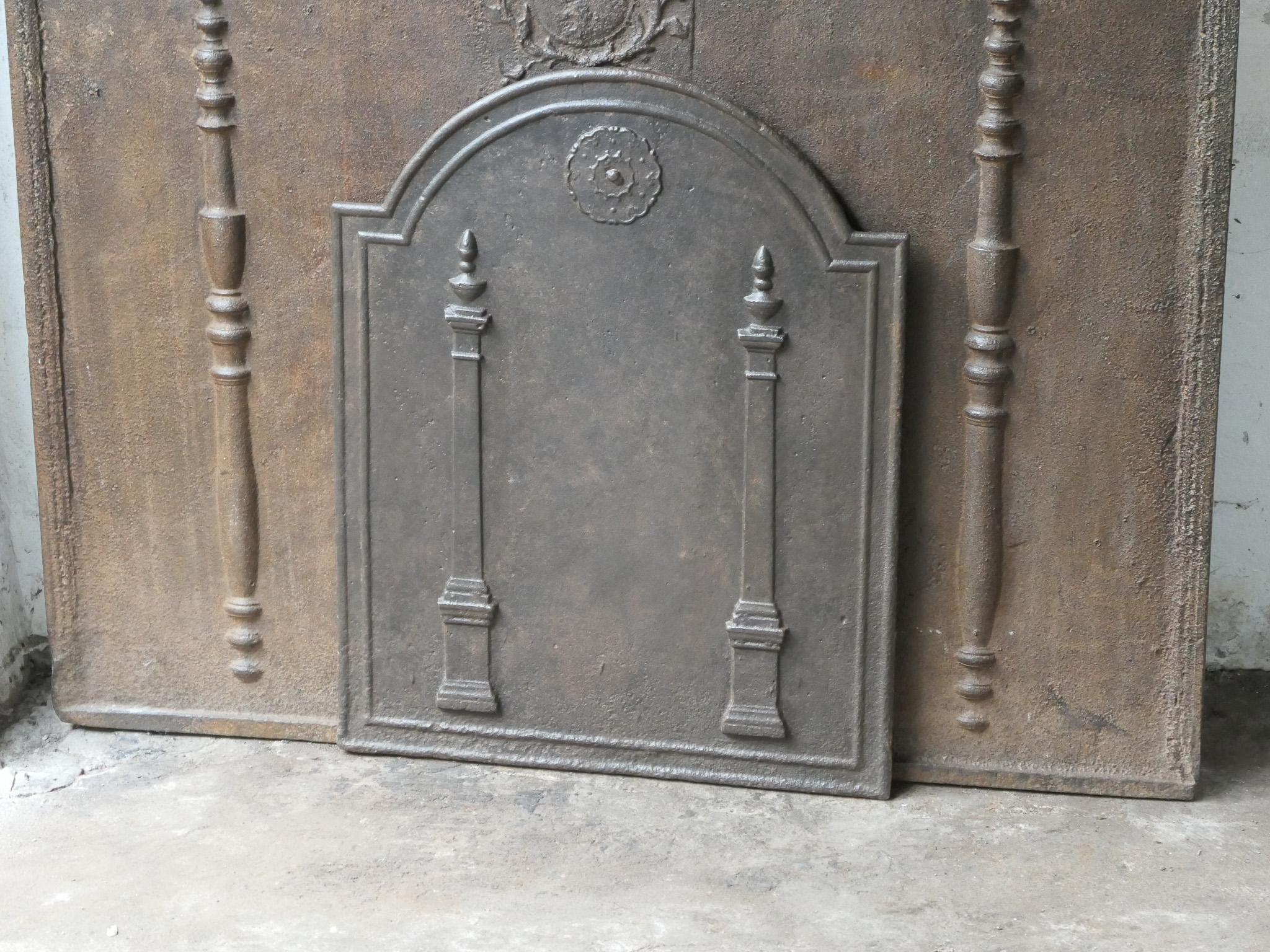 Antique French 'Pillars of Freedom' Fireback / Backsplash, 18th - 19th C. In Good Condition For Sale In Soest, NL