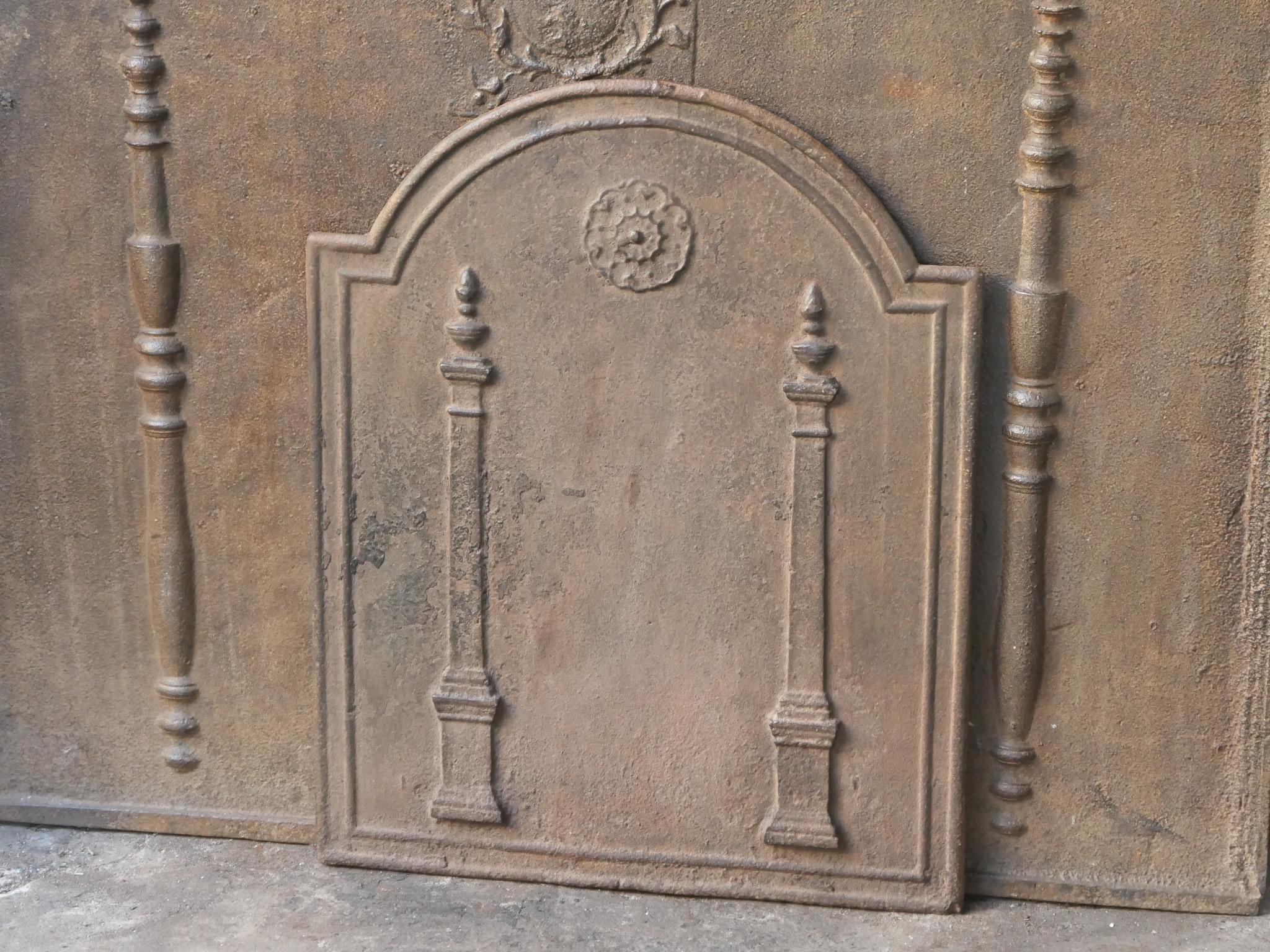 Antique French 'Pillars of Freedom' Fireback / Backsplash, 18th - 19th C. In Good Condition For Sale In Soest, NL