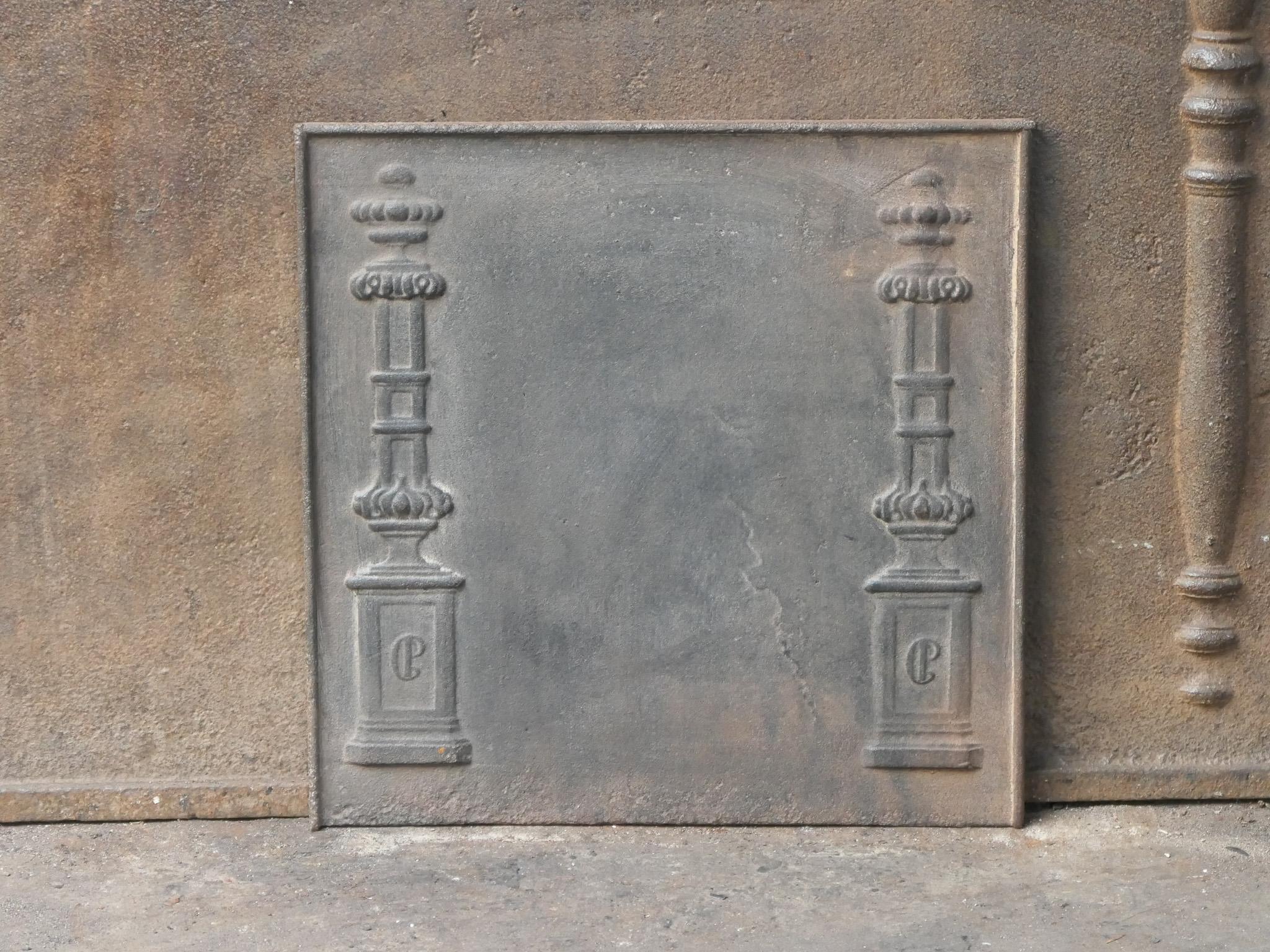 Antique French 'Pillars of Freedom' Fireback / Backsplash, 18th - 19th C. In Good Condition For Sale In Soest, NL