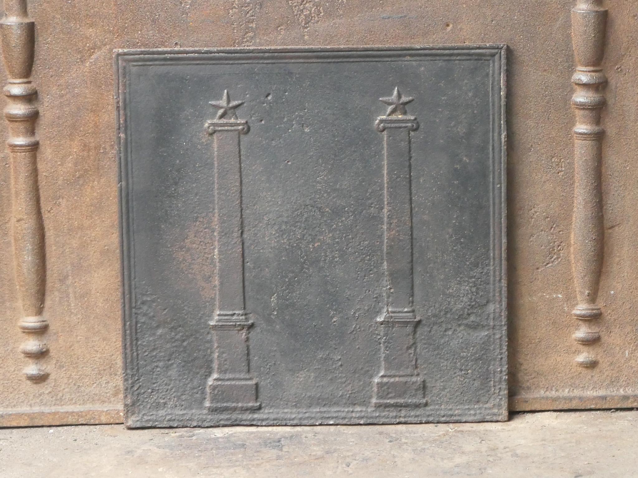 Antique French 'Pillars of Freedom' Fireback / Backsplash, 18th - 19th C. In Good Condition For Sale In Soest, NL
