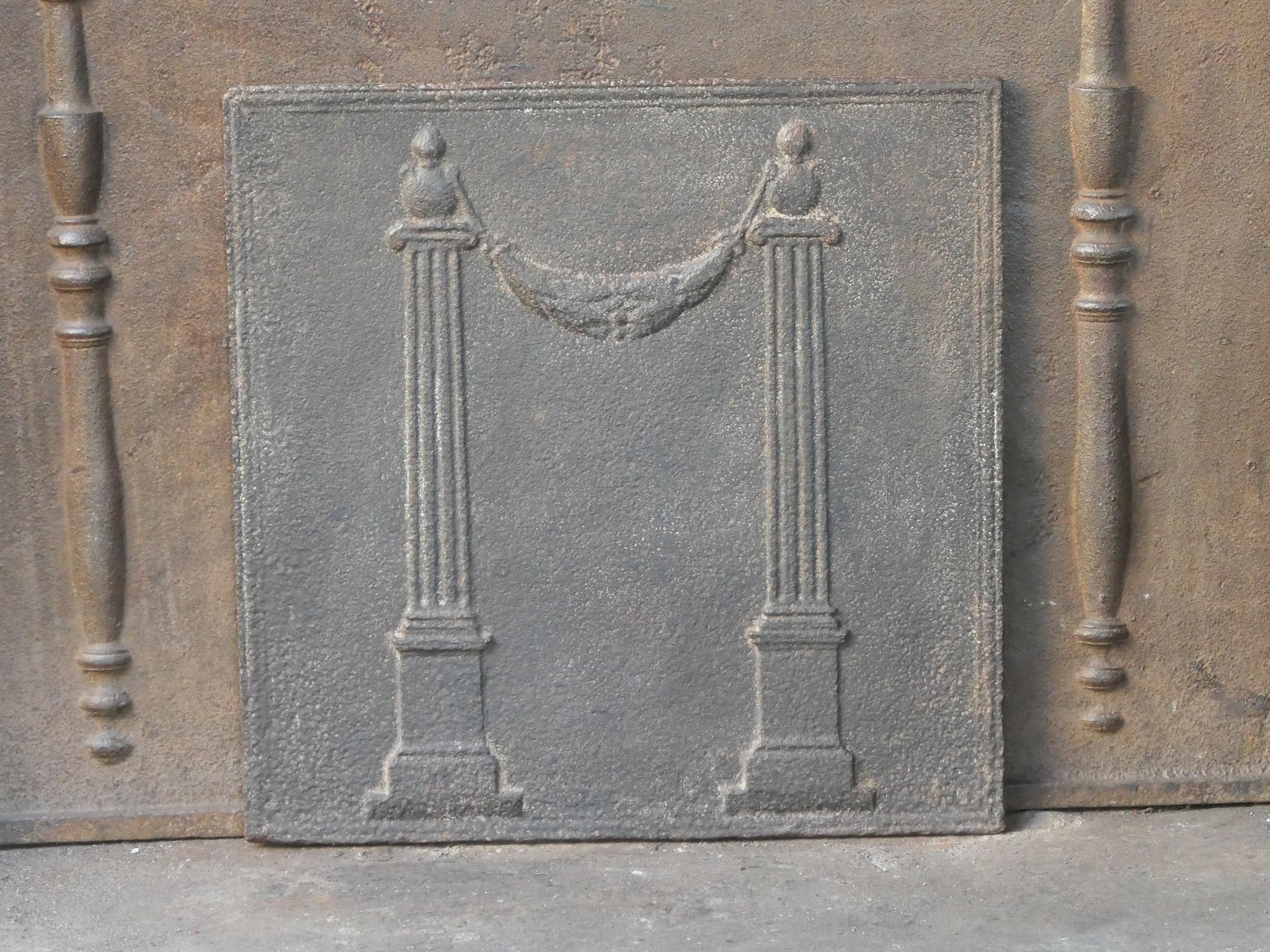 Antique French 'Pillars of Freedom' Fireback / Backsplash, 18th - 19th C. In Good Condition For Sale In Soest, NL