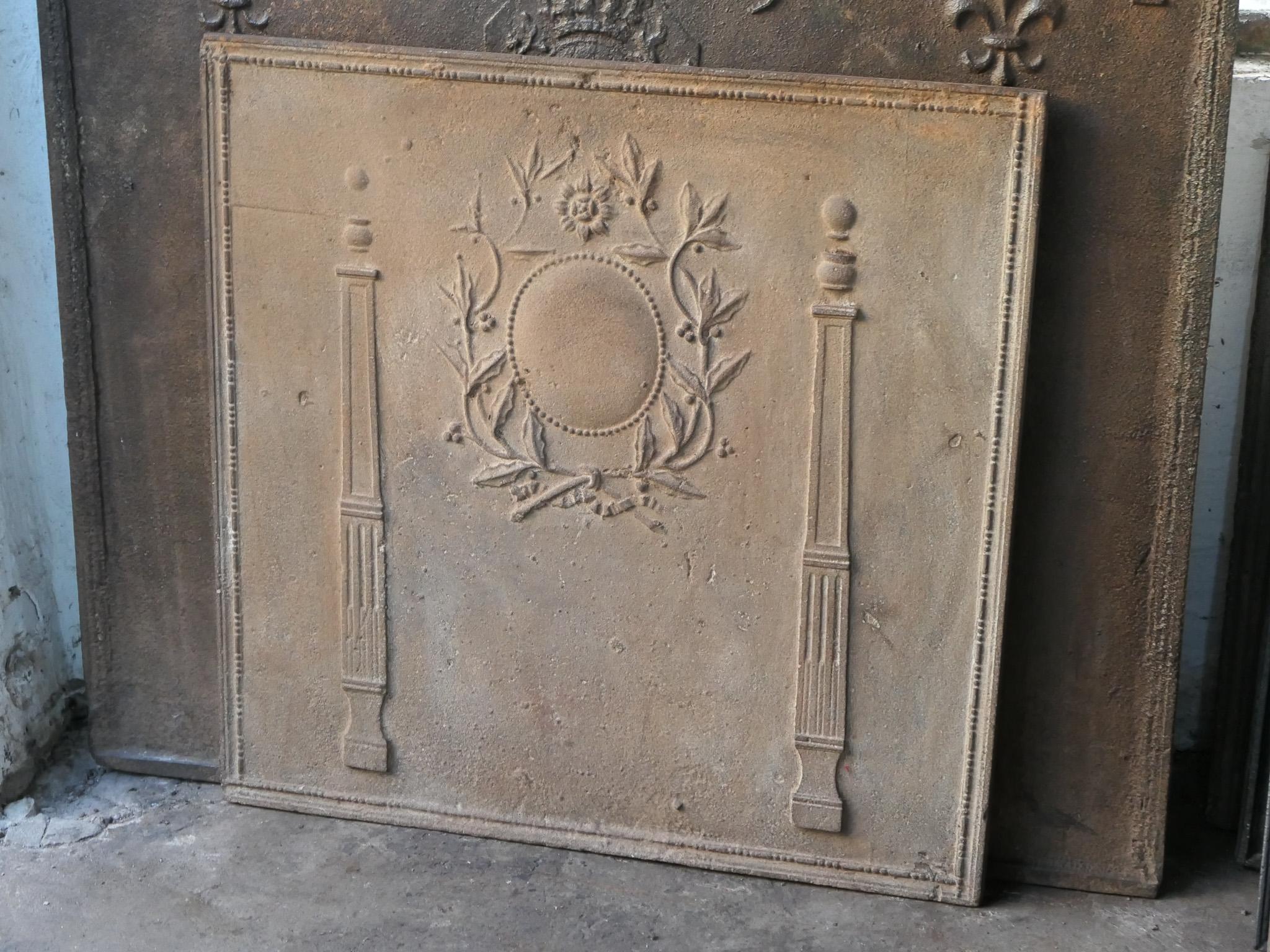 Antique French 'Pilares de la Libertad' Chimenea / Repisa, S. XVIII - XIX en Bueno estado para la venta en Soest, NL