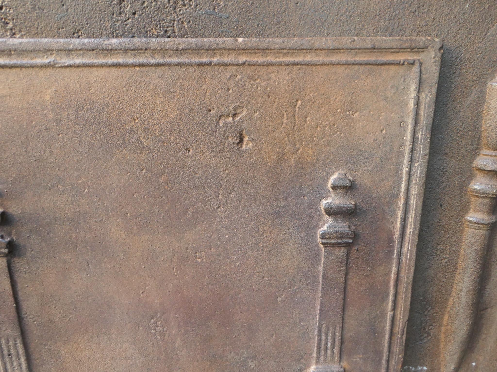 Antique French 'Pilares de la Libertad' Chimenea / Repisa, S. XVIII - XIX Hierro en venta
