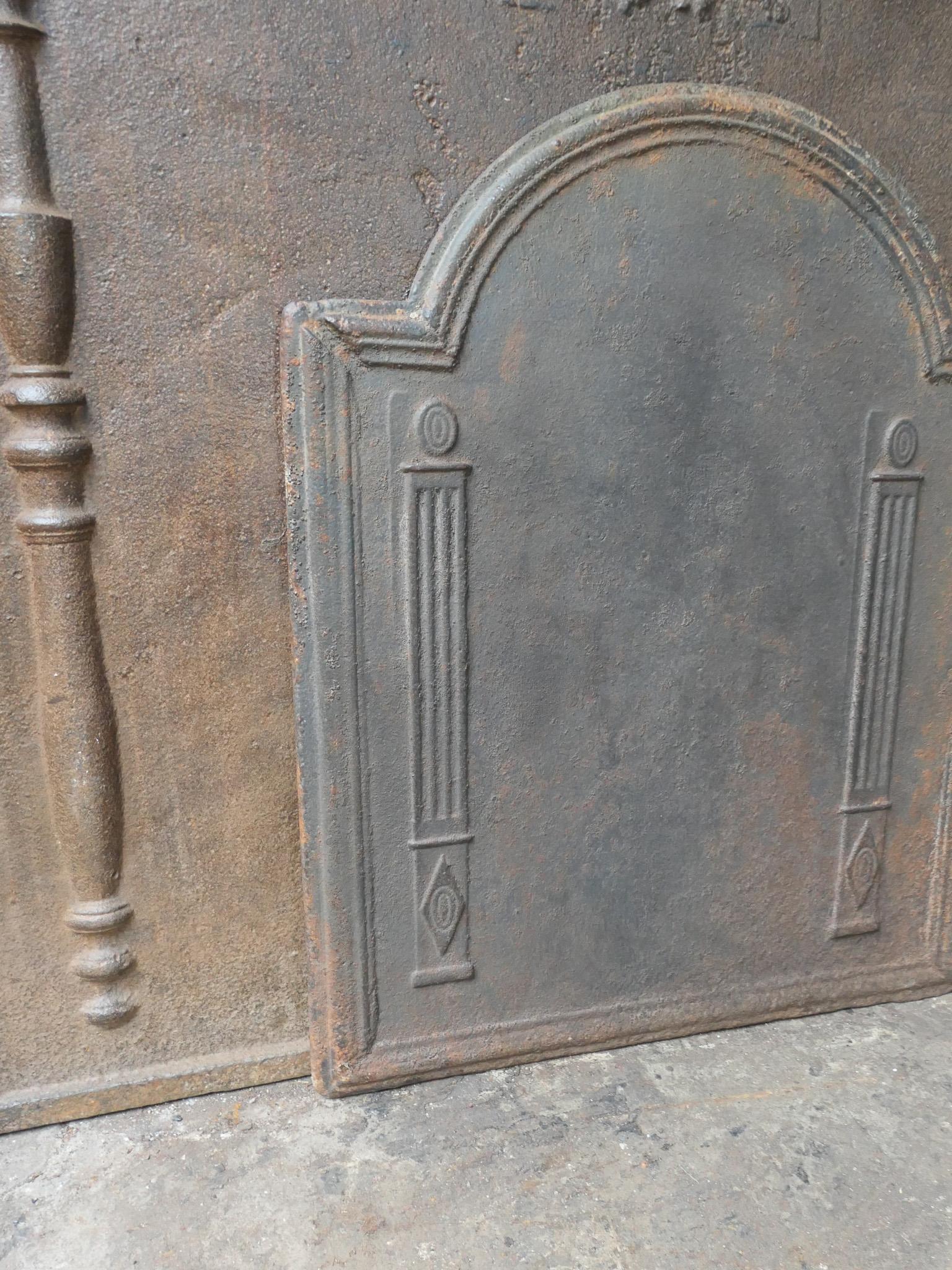Antique French 'Pilares de la Libertad' Chimenea / Repisa, S. XVIII - XIX Hierro en venta