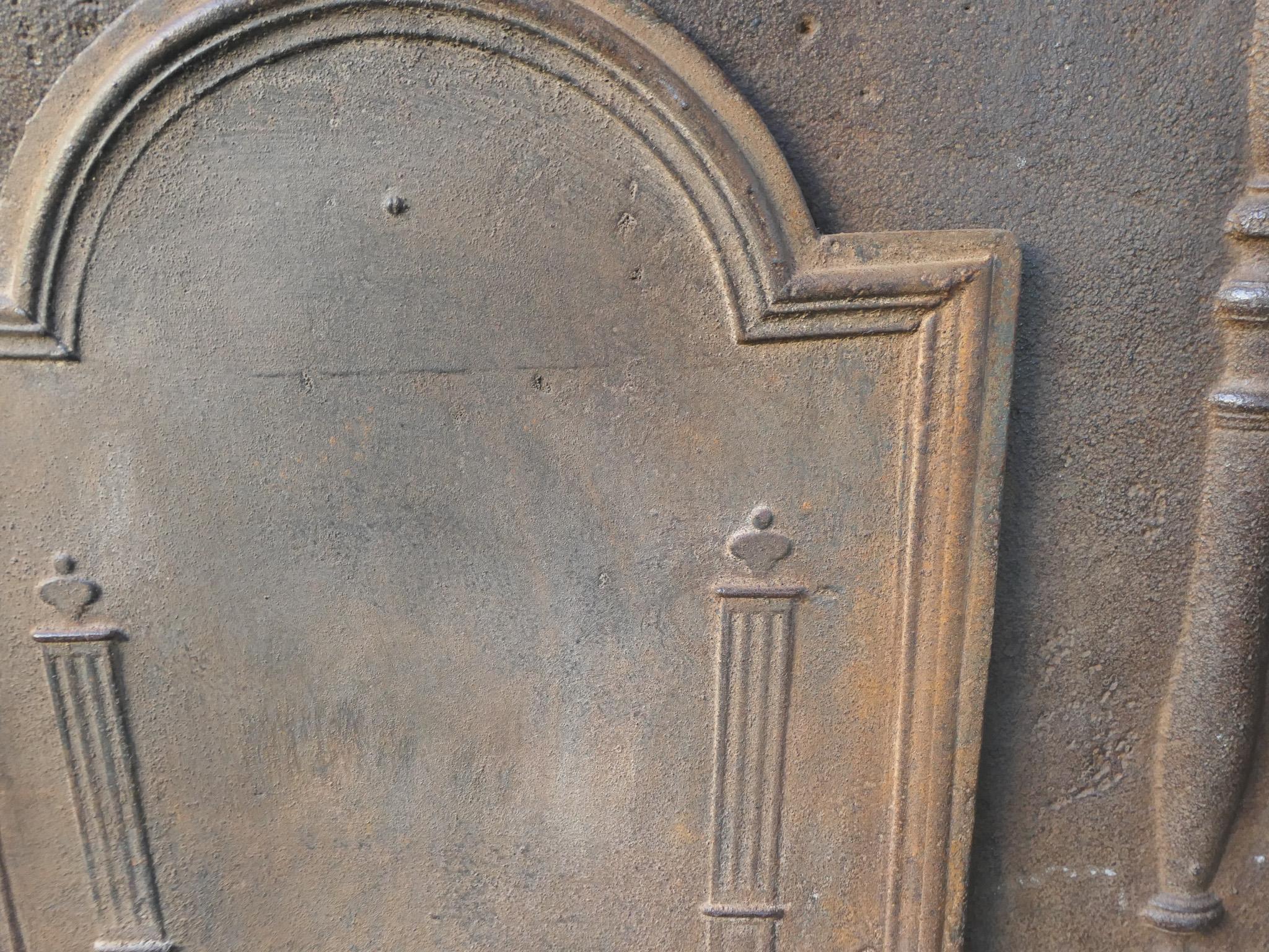 Plaque de cheminée française ancienne Pillars of Freedom, 18e - 19e siècle en vente 1