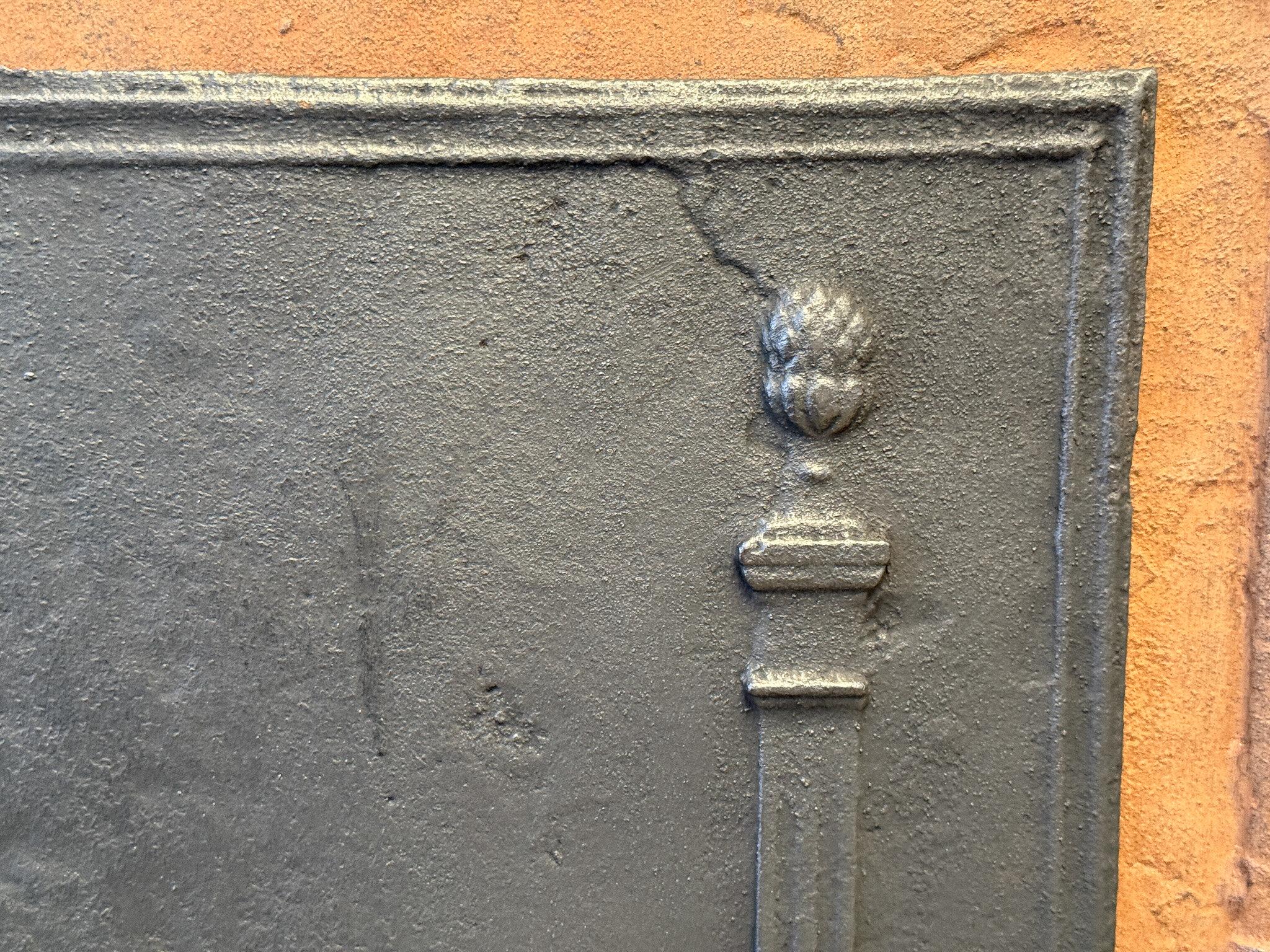 Ferro Antique French 'Pillars of Freedom', parafuoco, inizio XIX secolo. in vendita