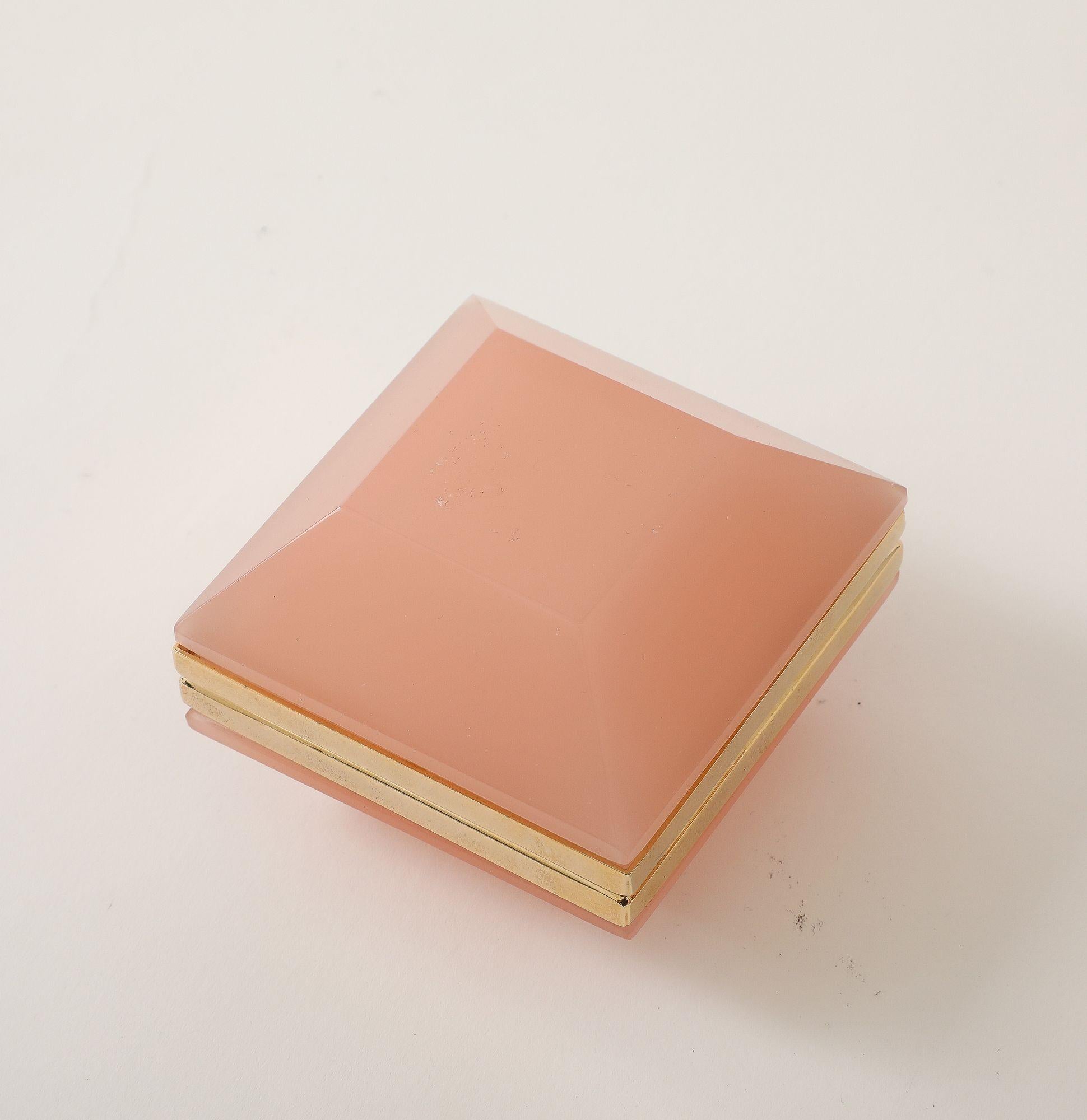 Antique French Caja cuadrada biselada de opalina rosa, Principios del S. XX Francés en venta