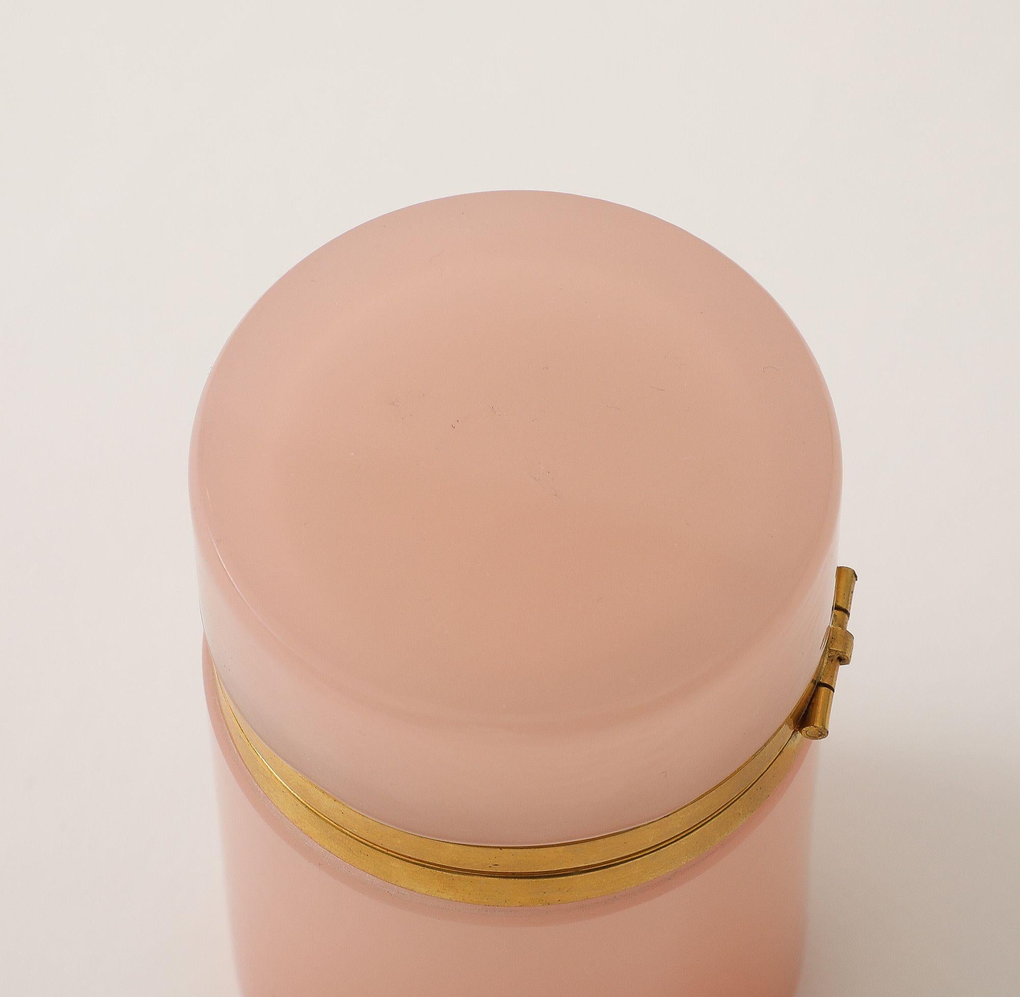 Antique French Rosa Zylindrische Opaline Box, Anfang 20. C. (Französisch) im Angebot