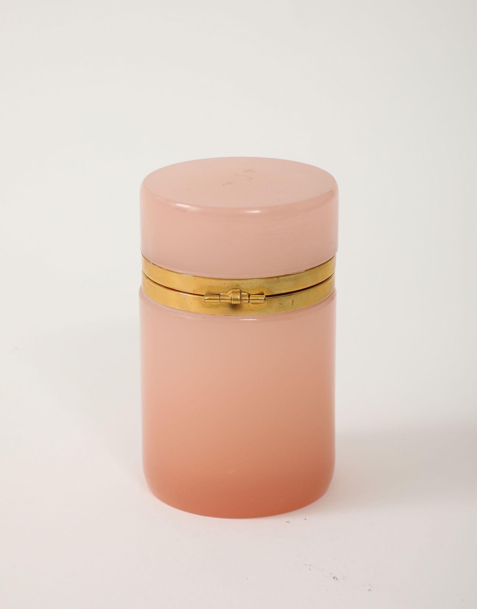 Antique French Rosa Zylindrische Opaline Box, Anfang 20. C. (20. Jahrhundert) im Angebot