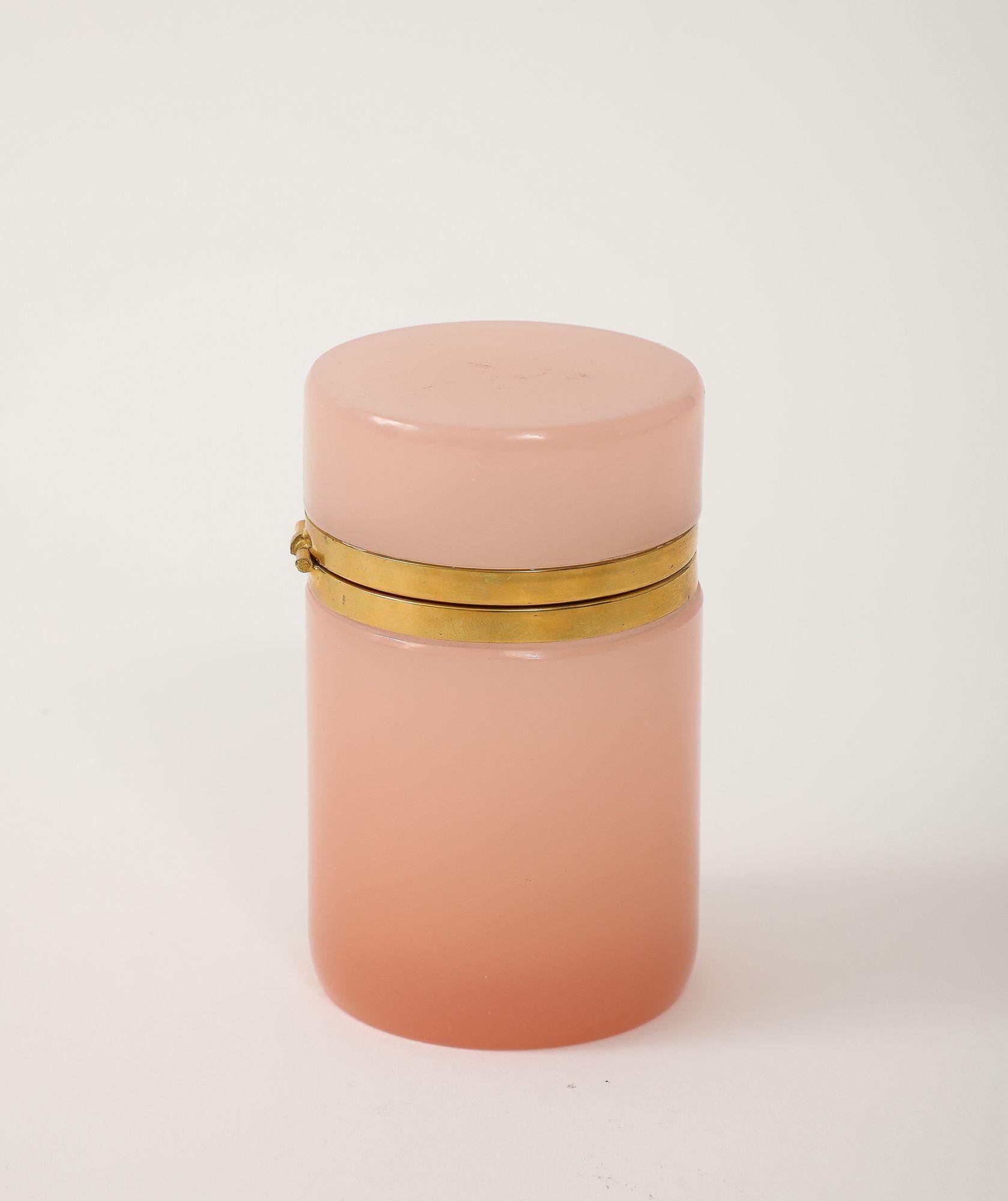 Antique French Rosa Zylindrische Opaline Box, Anfang 20. C. (Opalglas) im Angebot