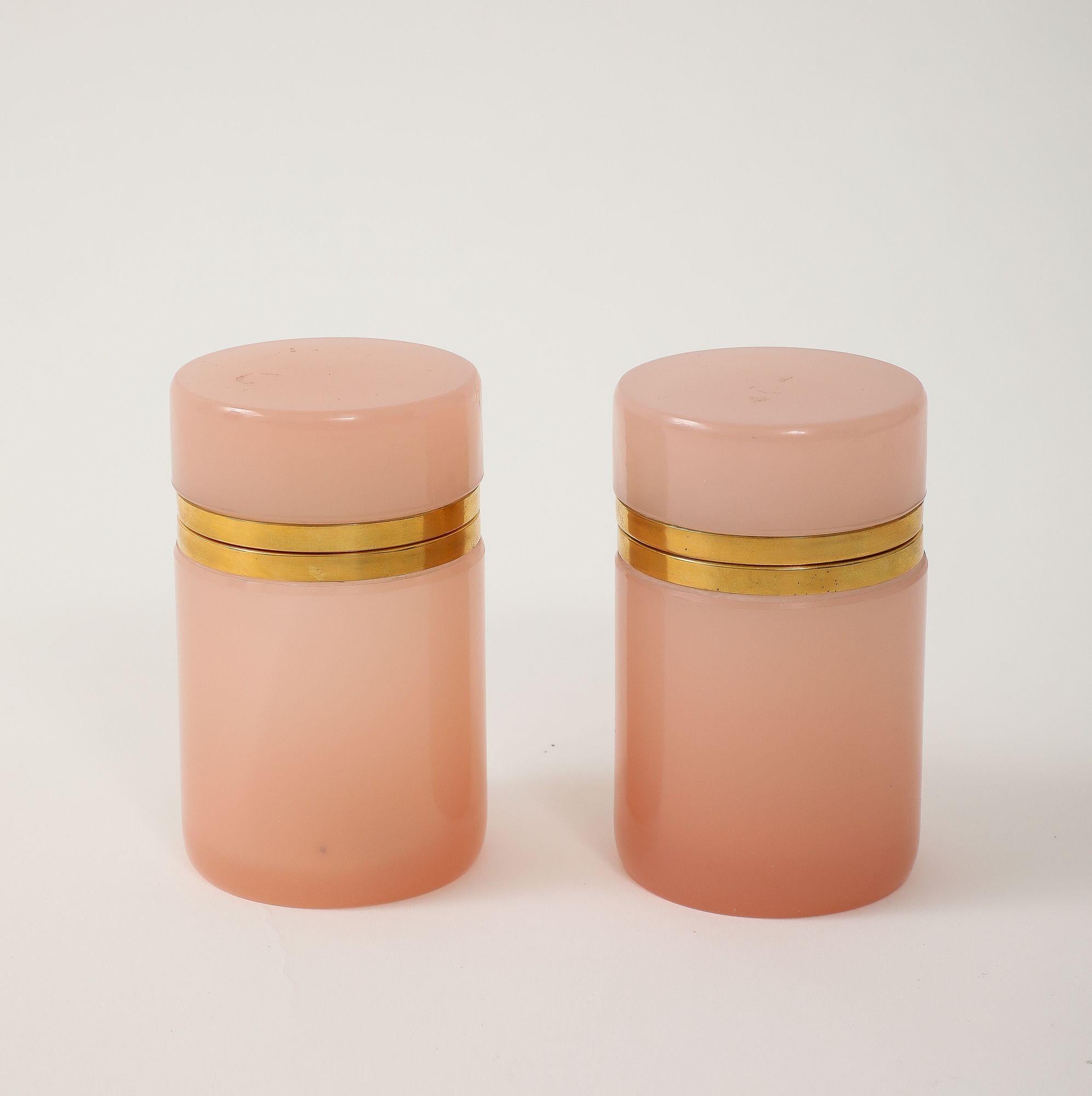 Antique French Cylindrical Opaline Box, Early 20th C. en vente 3
