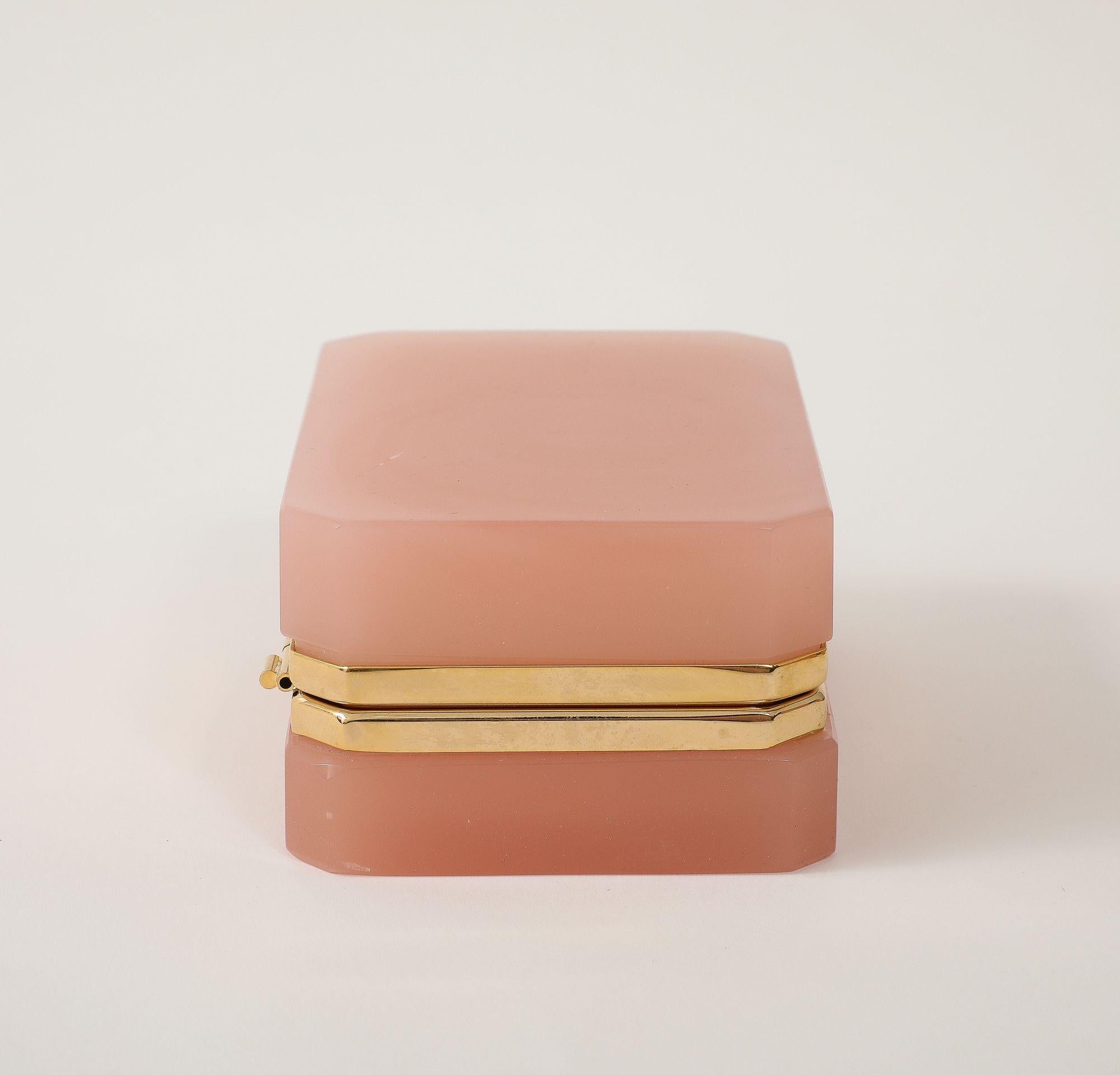 Antique French Pink Opaline Scatola rettangolare con cerniera, 1910 in vendita 1