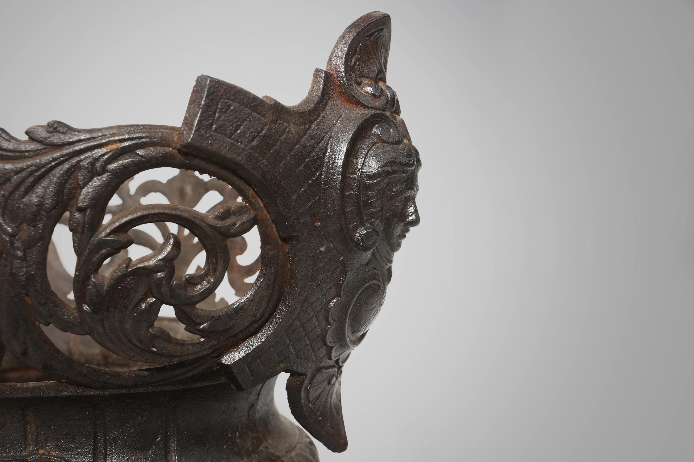 Mid-19th Century Antique French planter/jardinaire in cast iron, ca. 1850