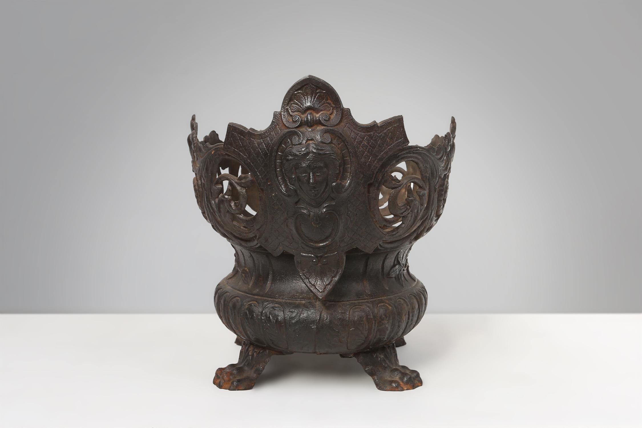Antique French planter/jardinaire in cast iron, ca. 1850 2