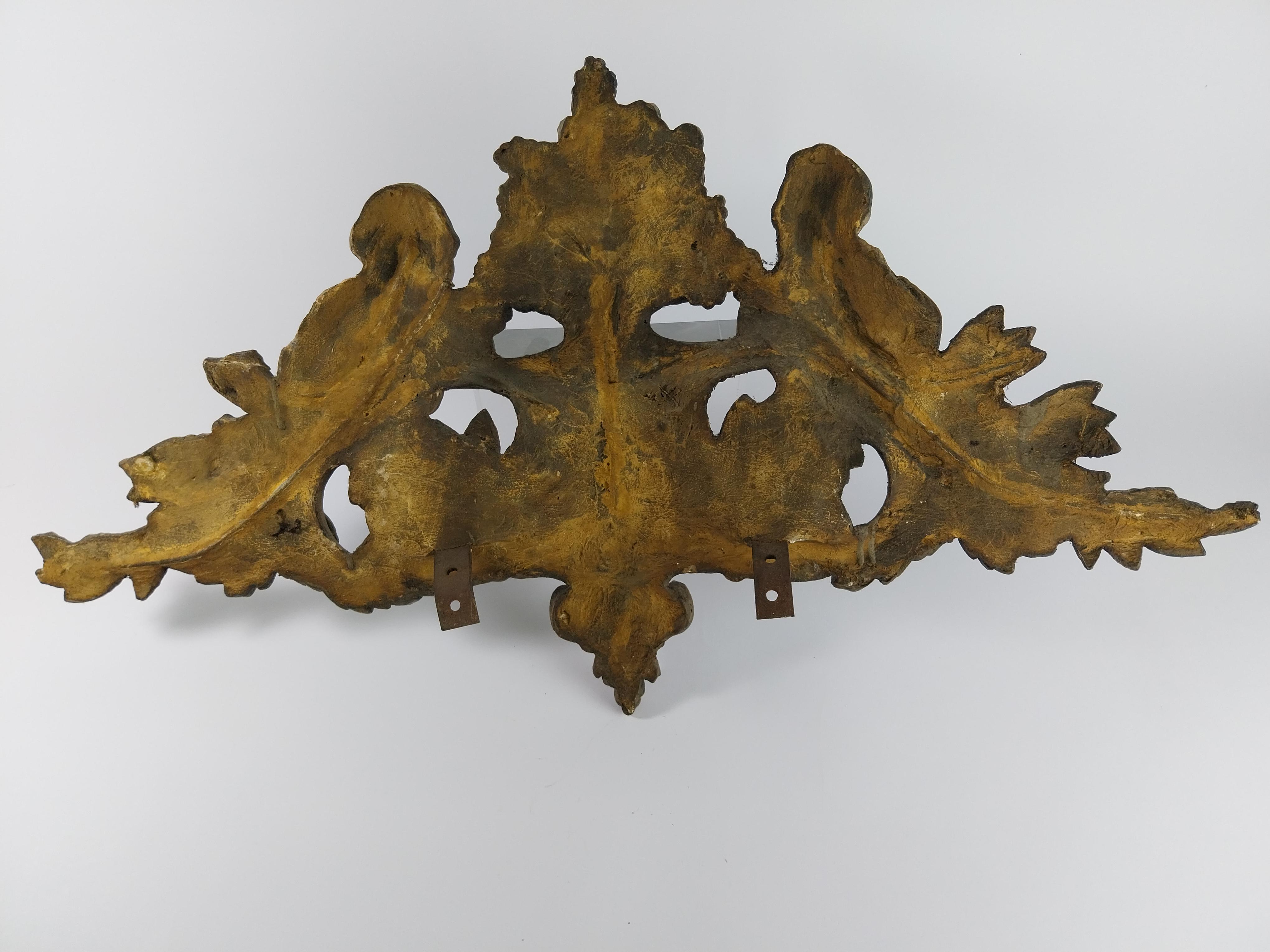 Antique french plaster top ornament with 2 putti For Sale 2