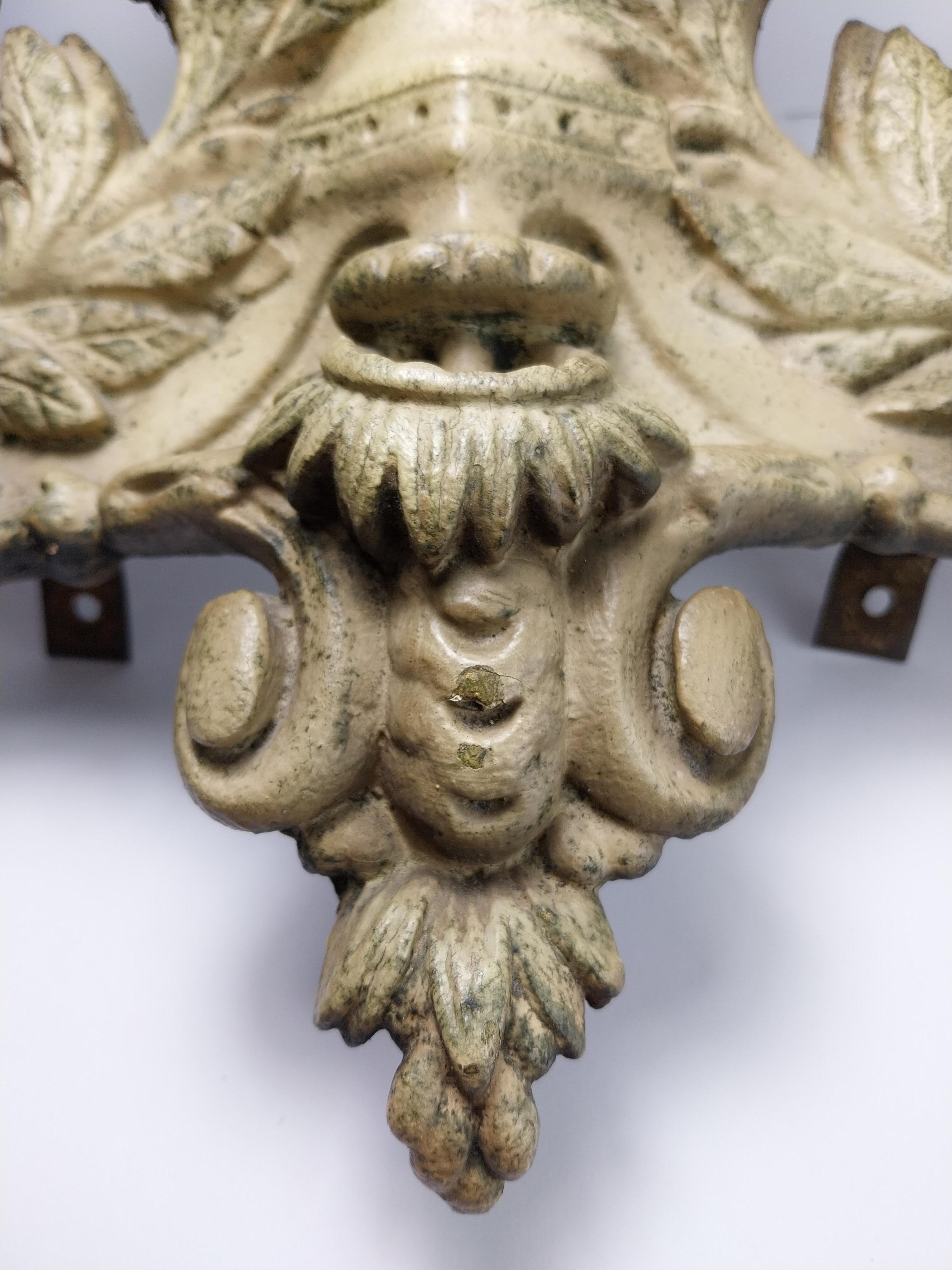20th Century Antique french plaster top ornament with 2 putti For Sale
