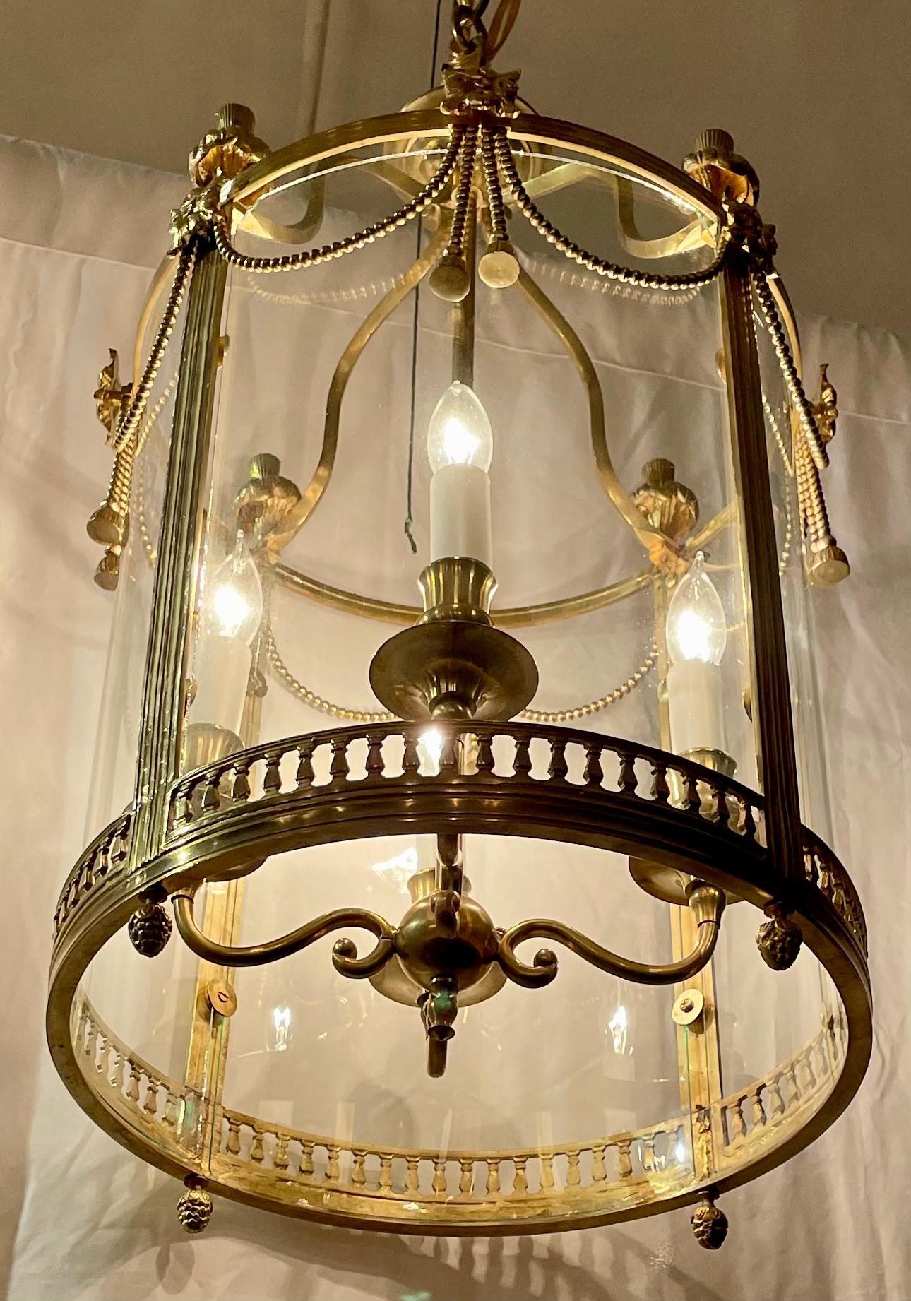 Antiguo Farol Francés de Latón Pulido y Cristal Curvado, Circa 1920-1930. en Bueno estado para la venta en New Orleans, LA