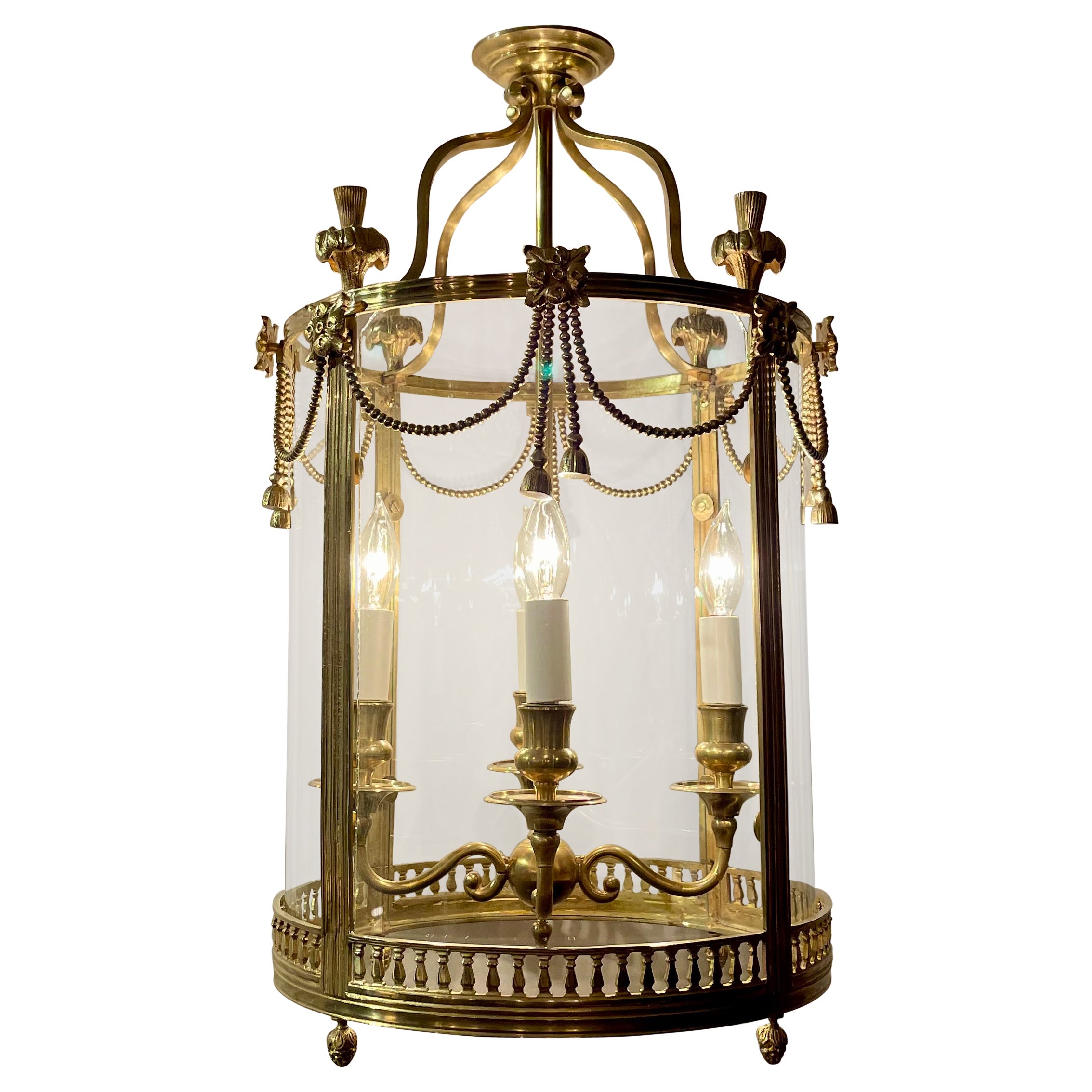 Antique French Lanterna in ottone lucido e vetro curvo, 1920-1930 circa.