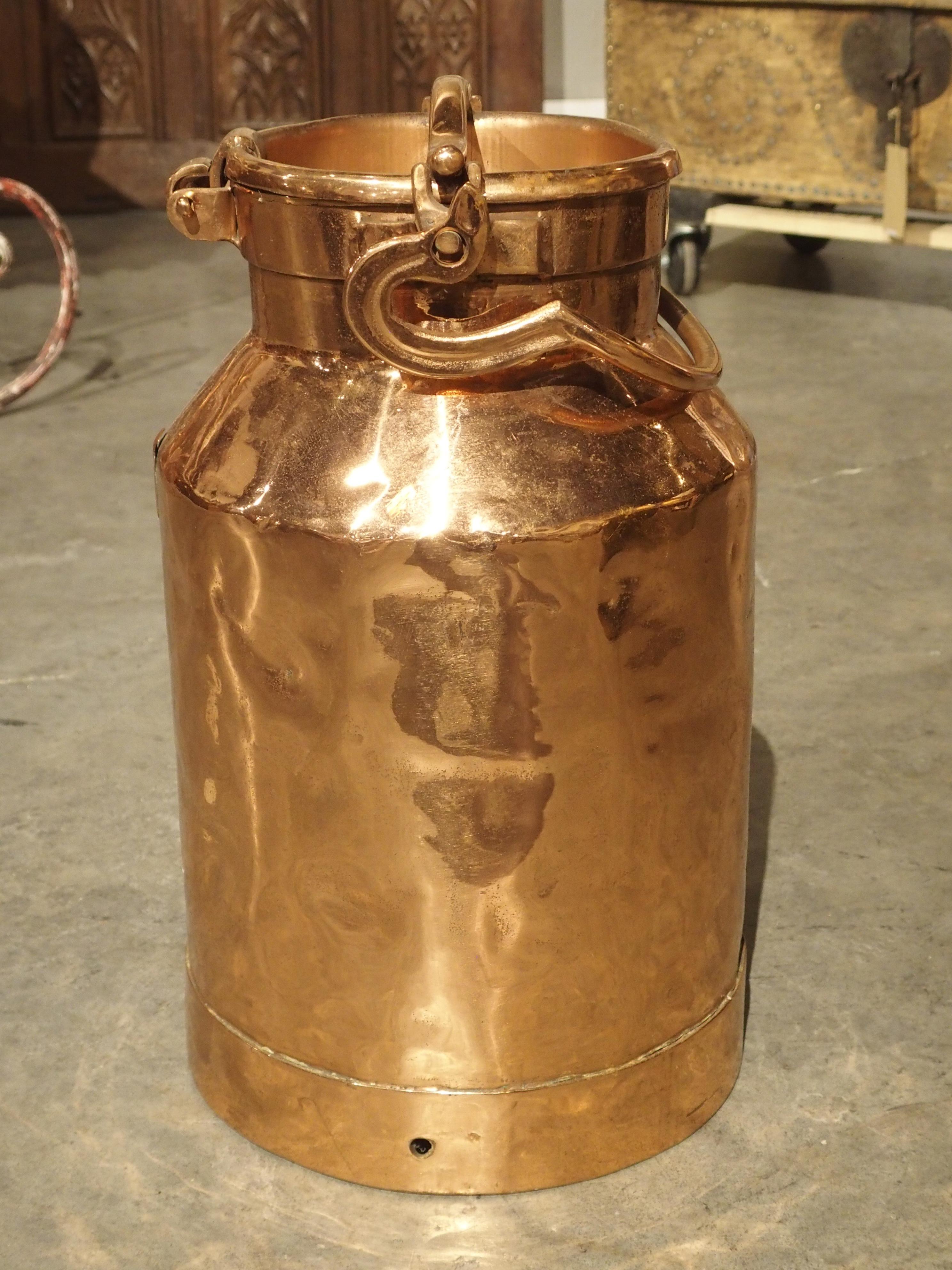 Antique French Polished Copper Milk Container, Late 19th Century In Good Condition In Dallas, TX