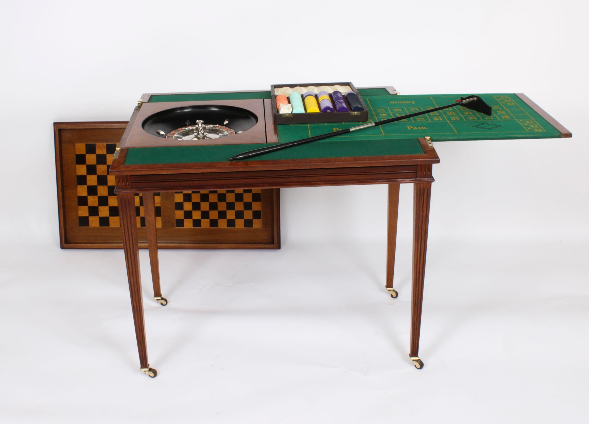 This is a fabulous high quality antique French Pollard Oak,  roulette games table, Circa 1860 in date.

The games table top is veneered in superb pollard oak with boxwood line inlaid decoration, and the table made of solid oak.

The removable