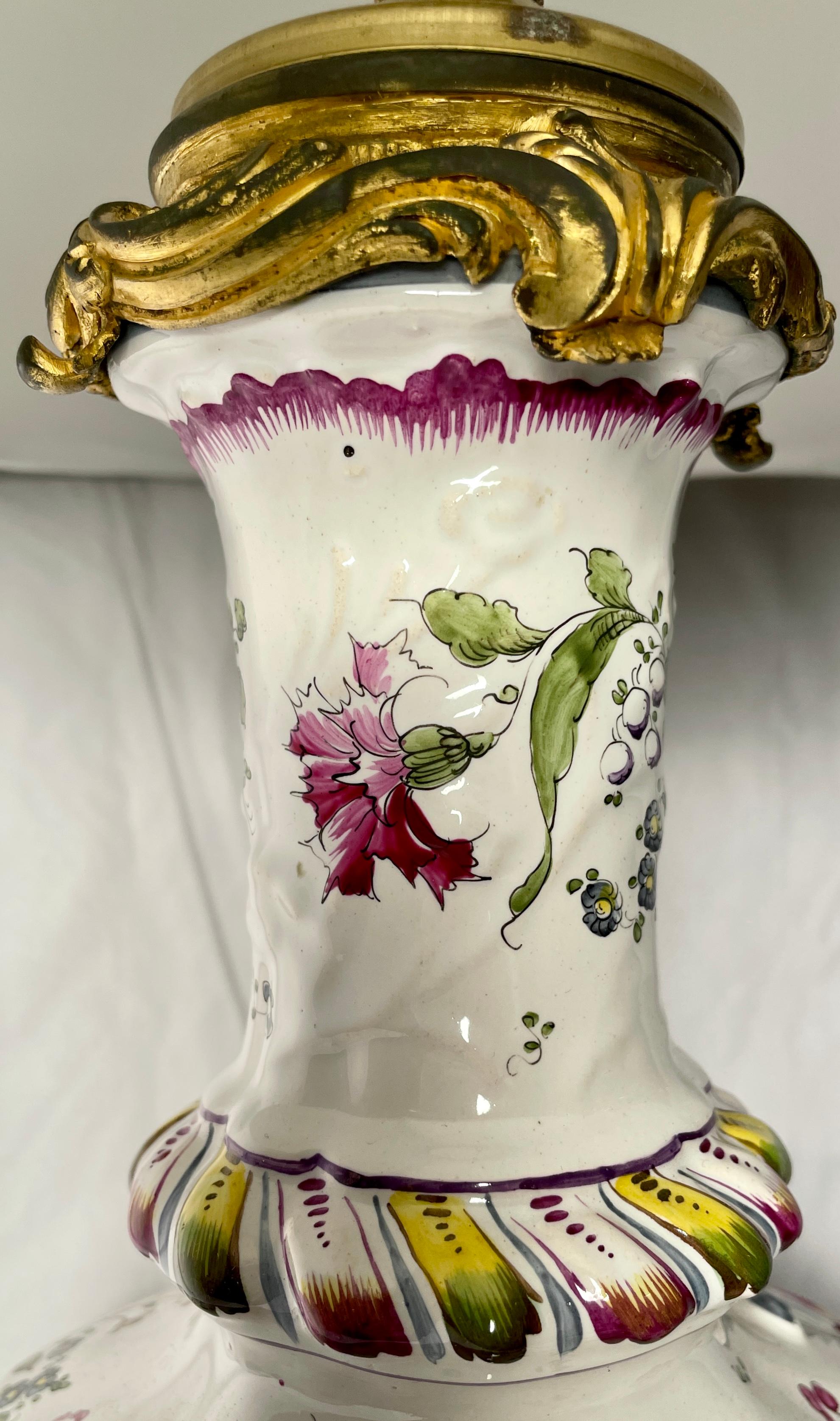 XIXe siècle Lampes françaises anciennes en porcelaine et bronze doré montées, vers 1890. en vente
