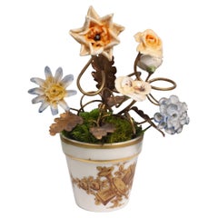 Antique French Porcelain Flowers in a Porcelain Pot (Fleurs dans un pot en porcelaine)
