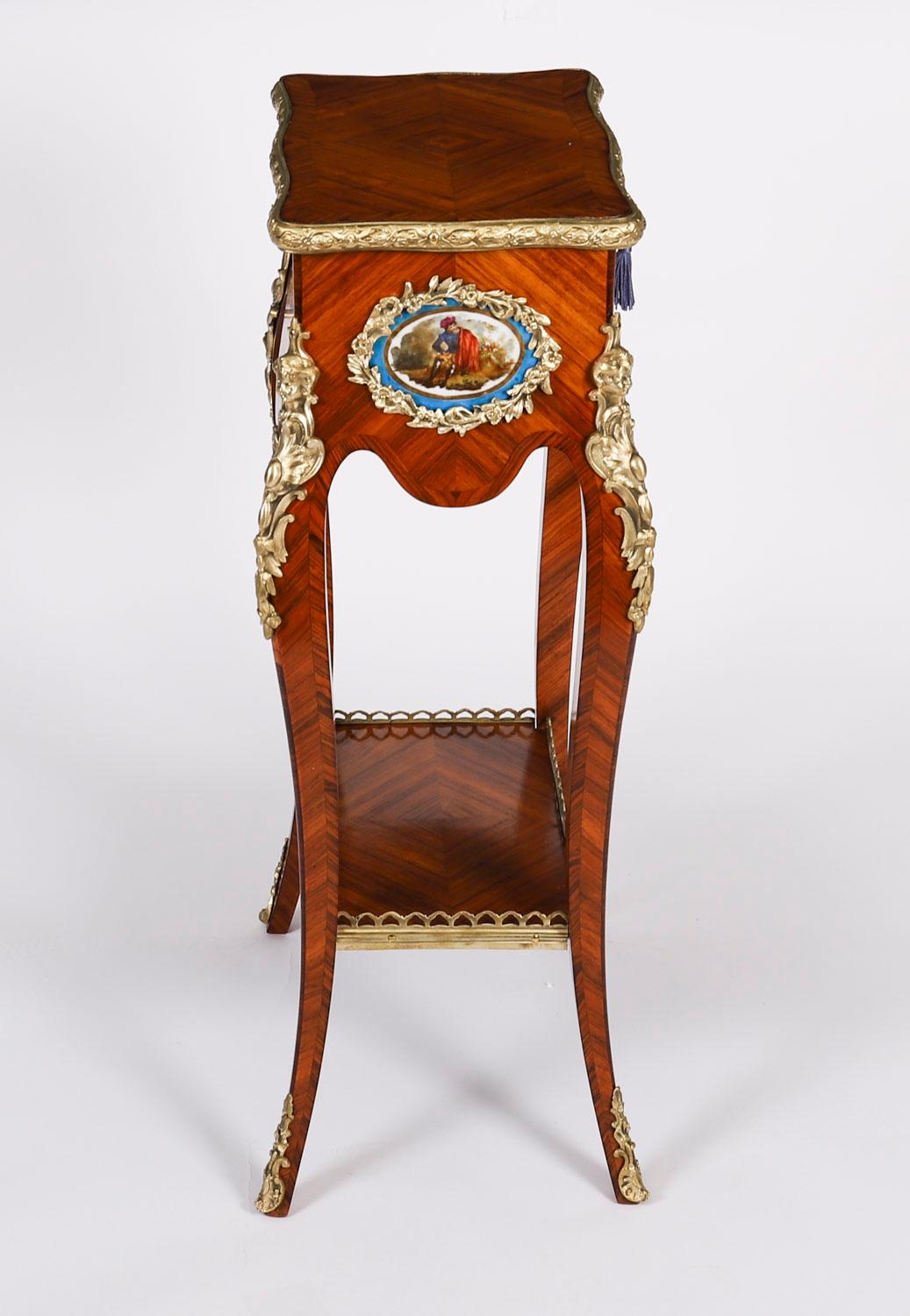 Antique French Porcelain Mounted Side Occasional Work Table 19th Century en vente 4