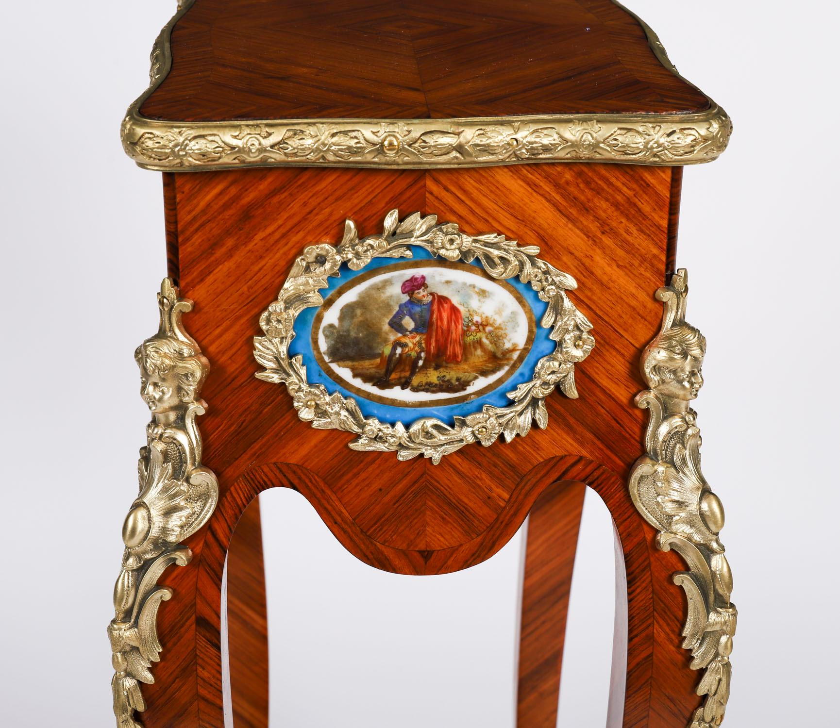 Antique French Porcelain Mounted Side Occasional Work Table 19th Century en vente 5