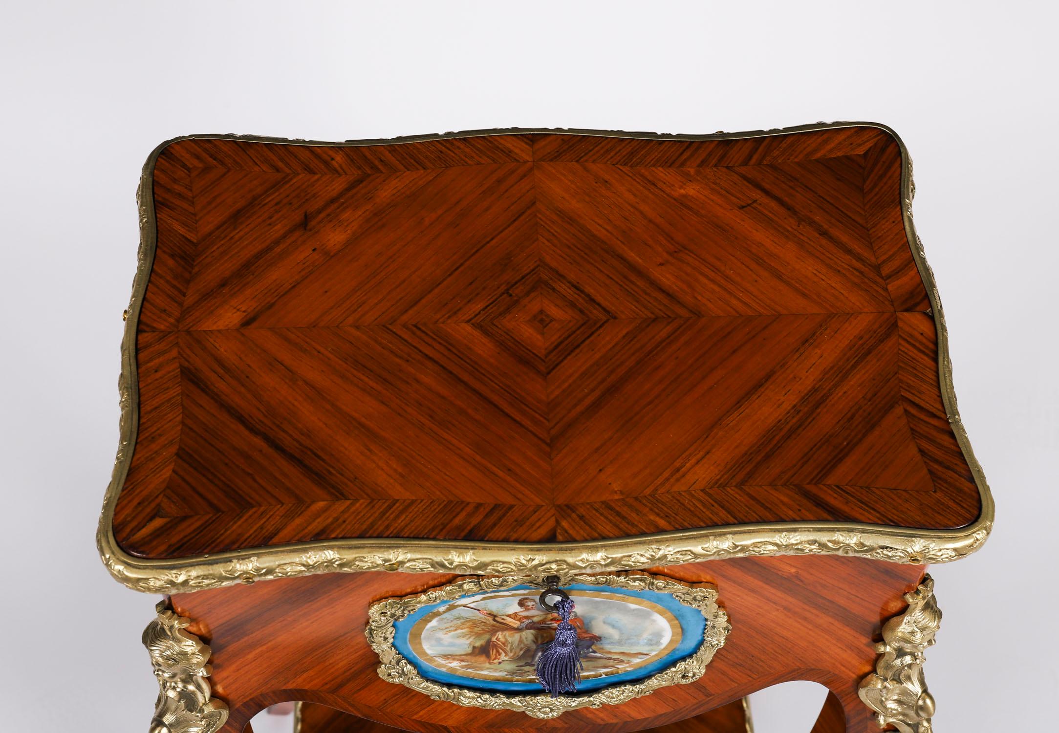 Antique French Porcelain Mounted Side Occasional Work Table 19th Century Bon état - En vente à London, GB