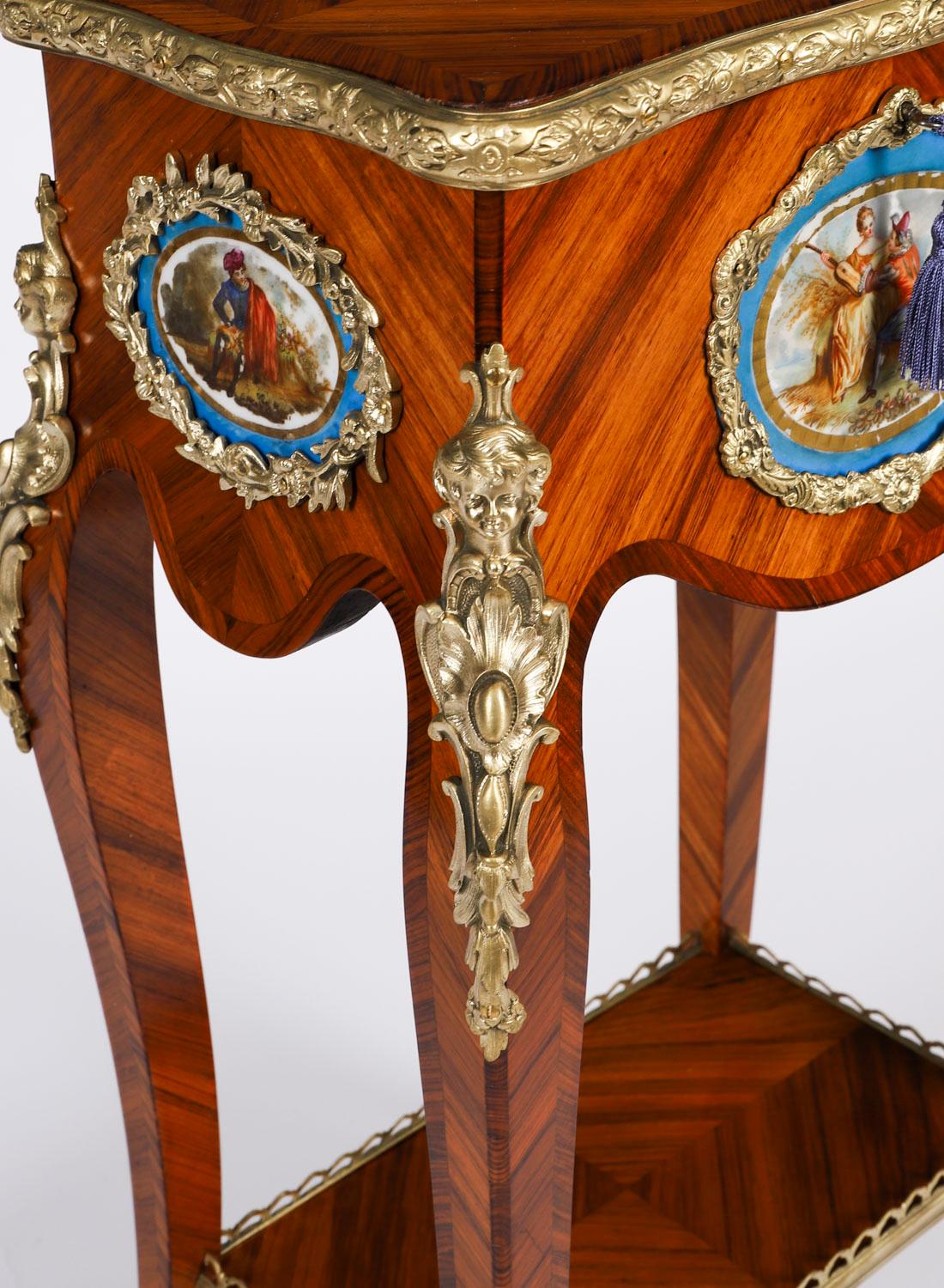 Antique French Porcelain Mounted Side Occasional Work Table 19th Century en vente 1