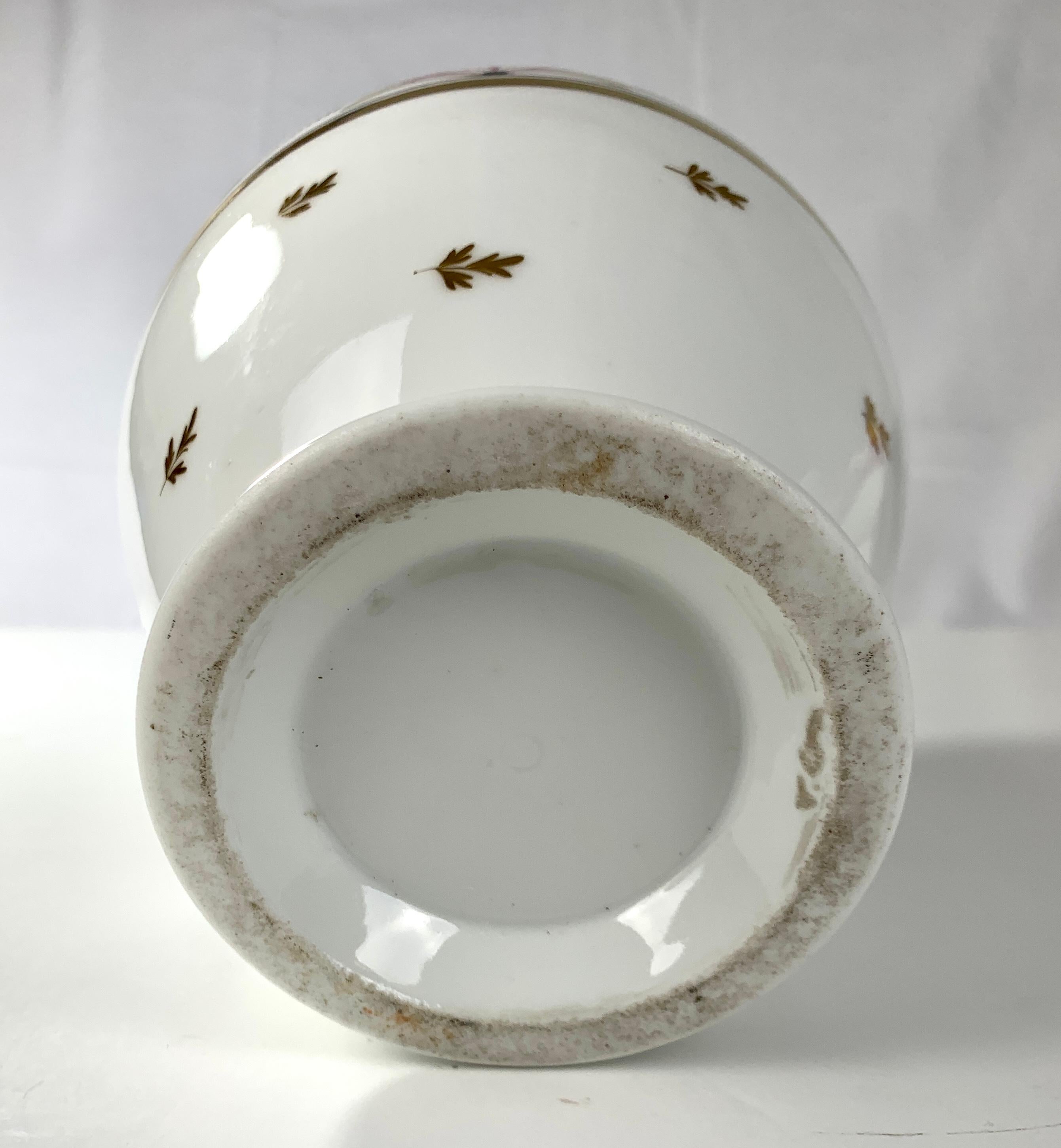 Porcelaine Pichet ancien en porcelaine française peint à la main, période Empire, vers 1815 en vente