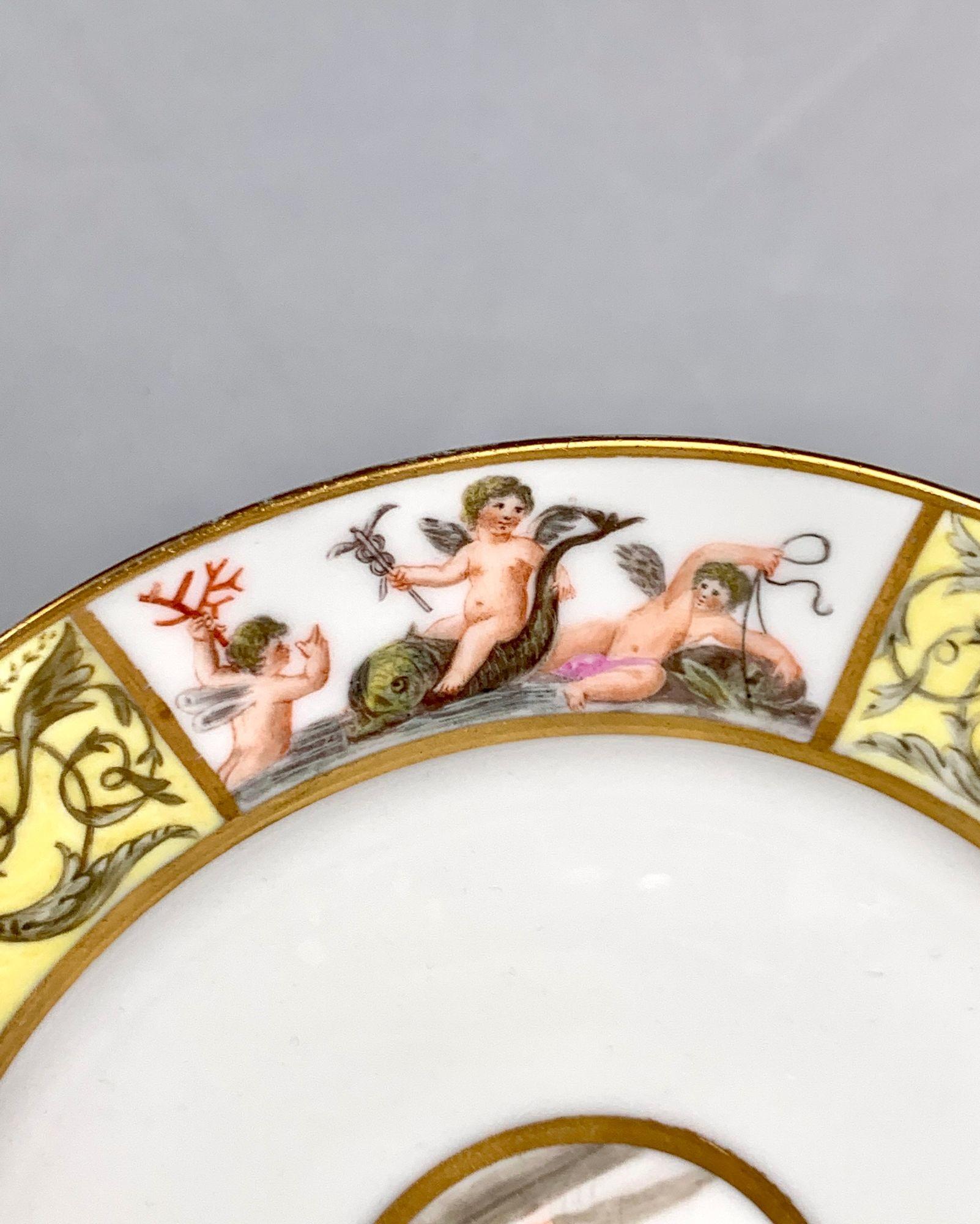 Inglese Antique French Porcelain Plate Dipinto a mano in Inghilterra da Caroline Leigh C. 1825 in vendita