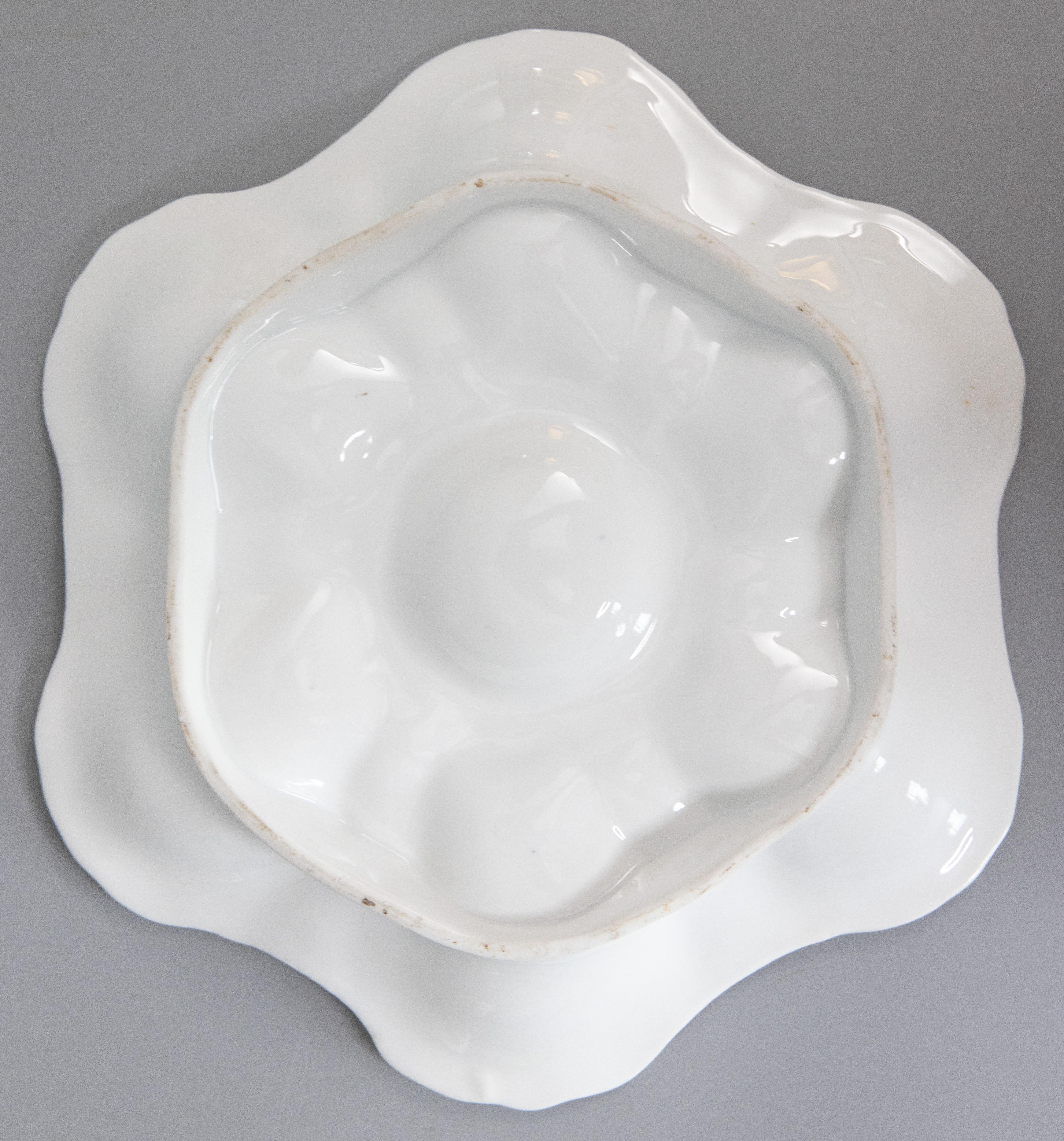 Antique French Porcelain Turquoise Oyster Plate (piatto di ostriche) In condizioni buone in vendita a Pearland, TX