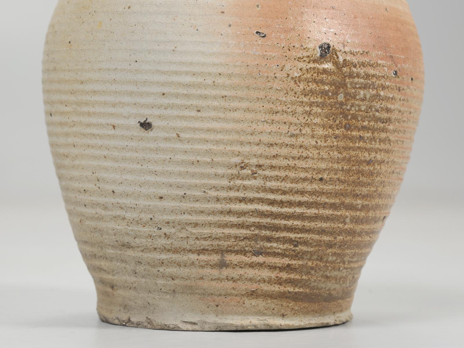 Poteries Pichet ou pichet à eau en poterie française ancienne avec couvercle C1900 Plusieurs à choisir en vente