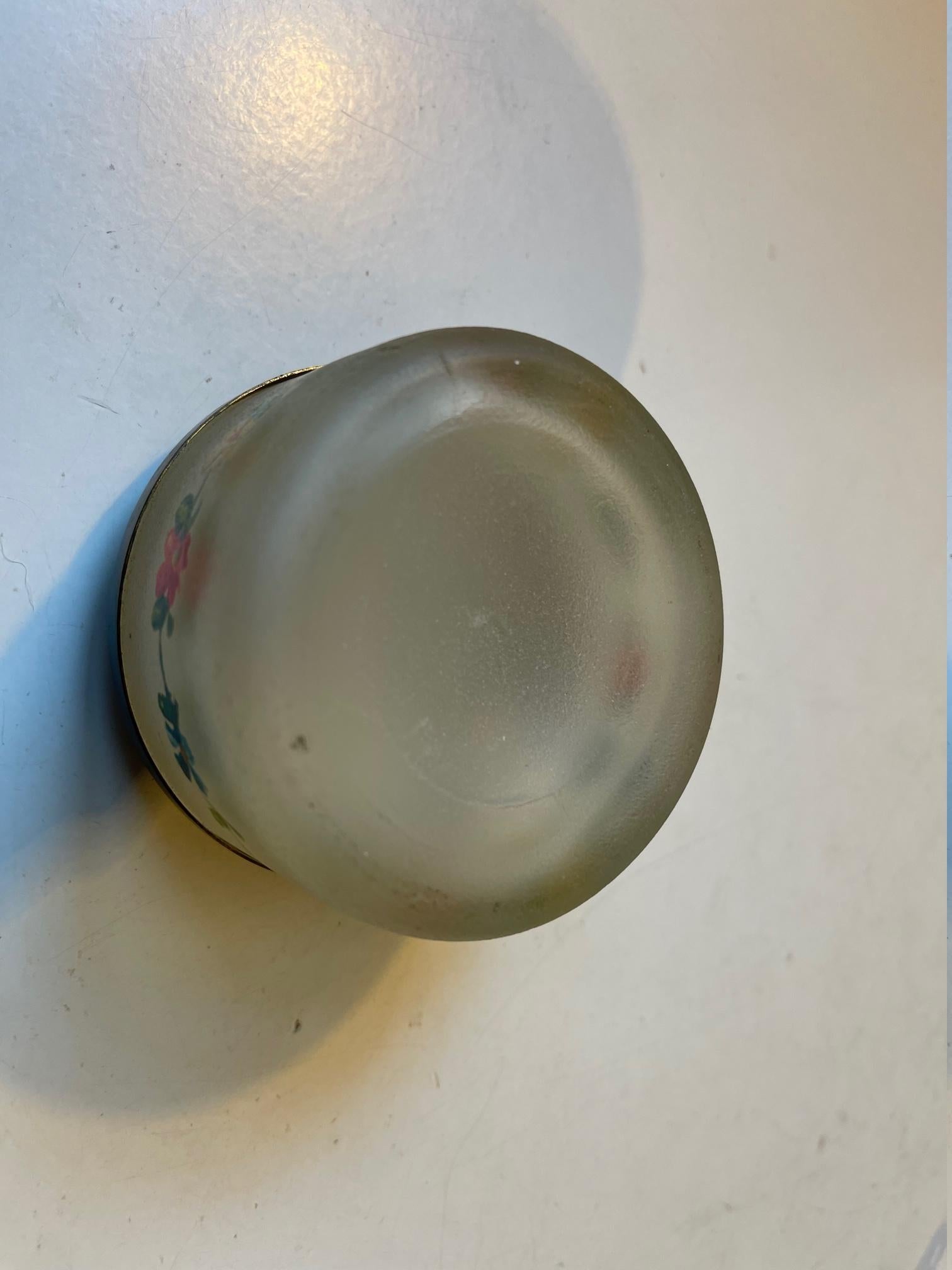 Baratija de Polvo Antique French en Porcelana Pintada a Mano y Vidrio siglo XIX en venta