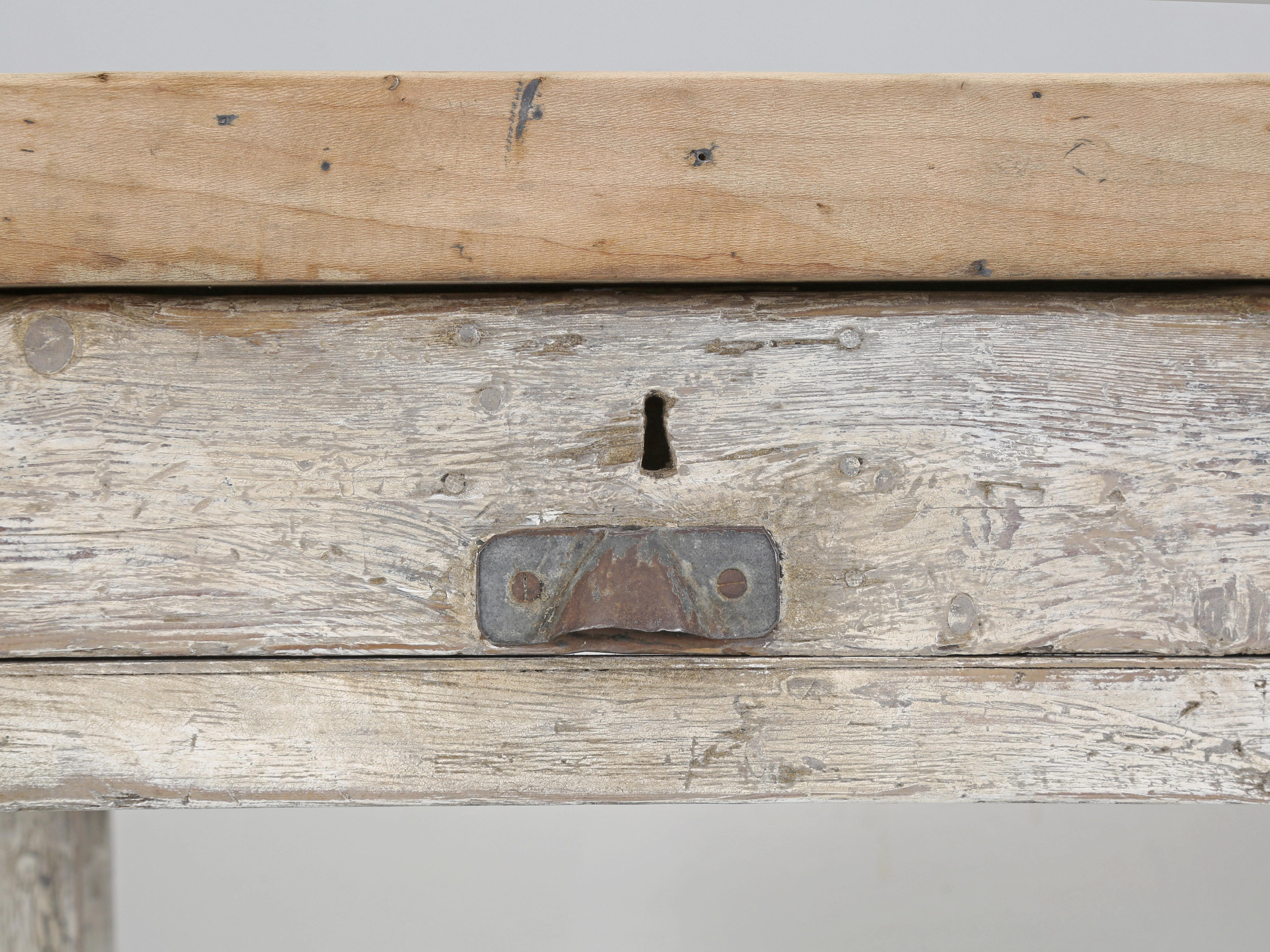 Ancienne table de travail peinte primitive française, table console ou table de canapé c1900 5