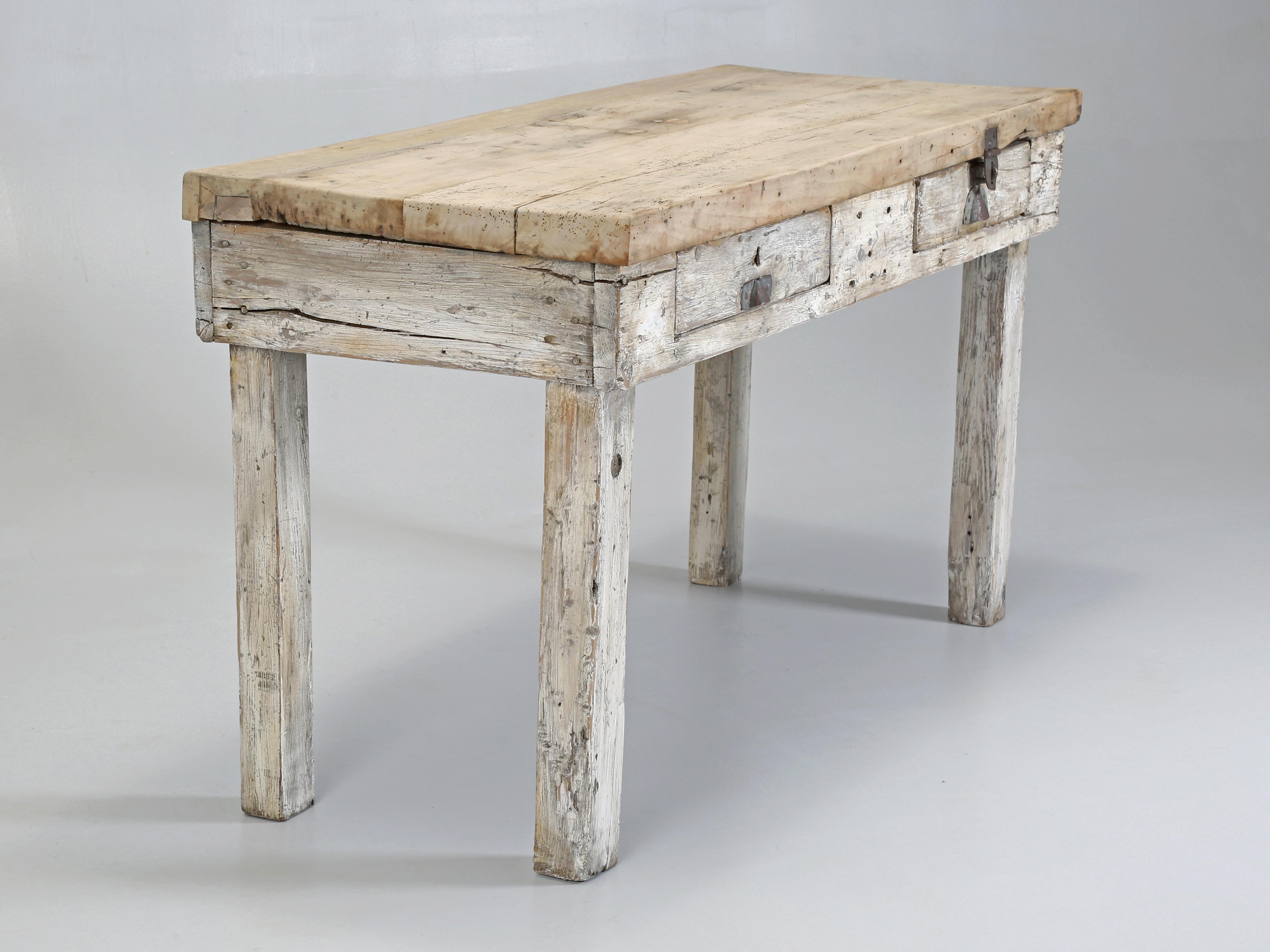 Rustique Ancienne table de travail peinte primitive française, table console ou table de canapé c1900
