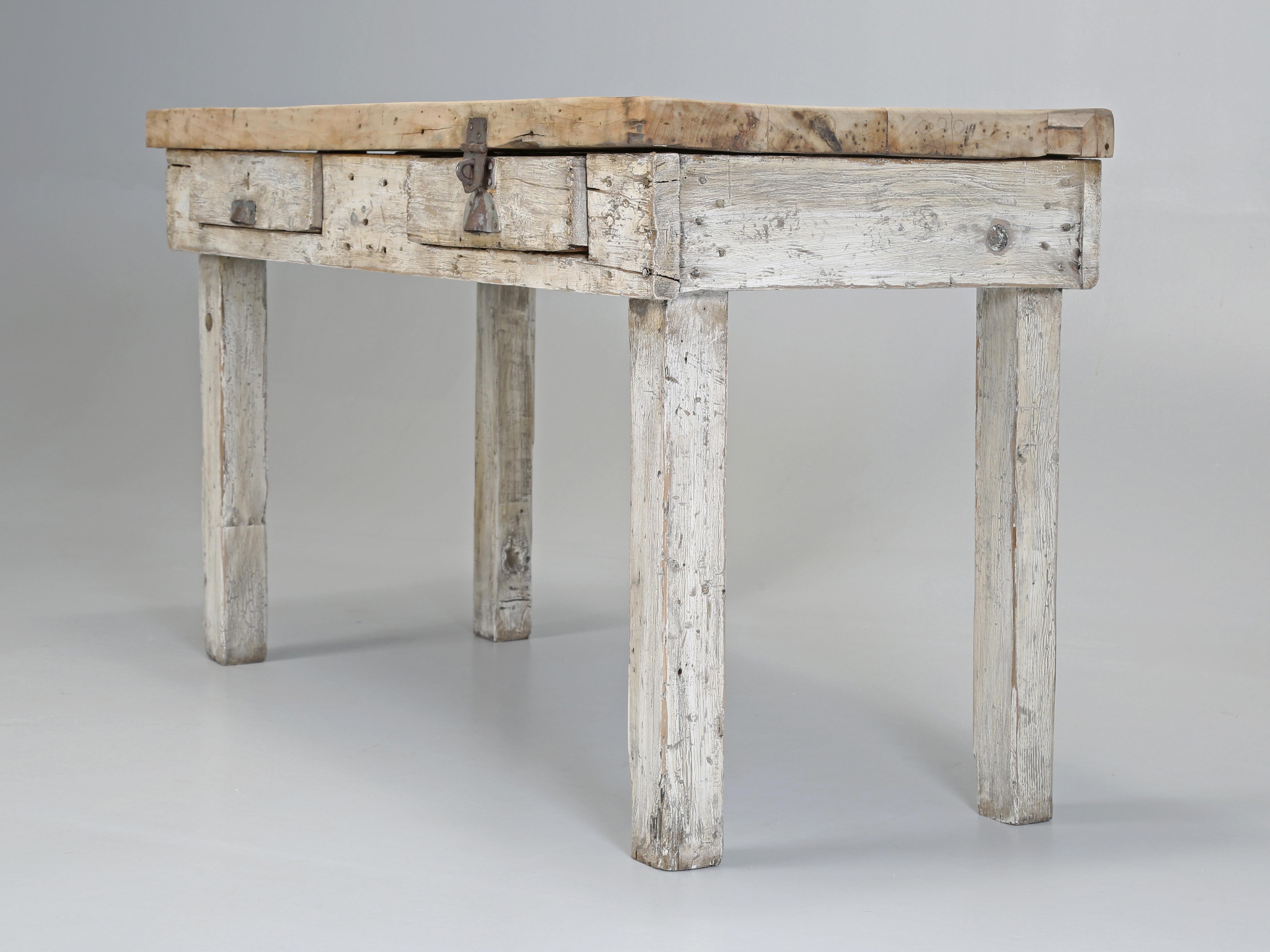 Français Ancienne table de travail peinte primitive fran�çaise, table console ou table de canapé c1900