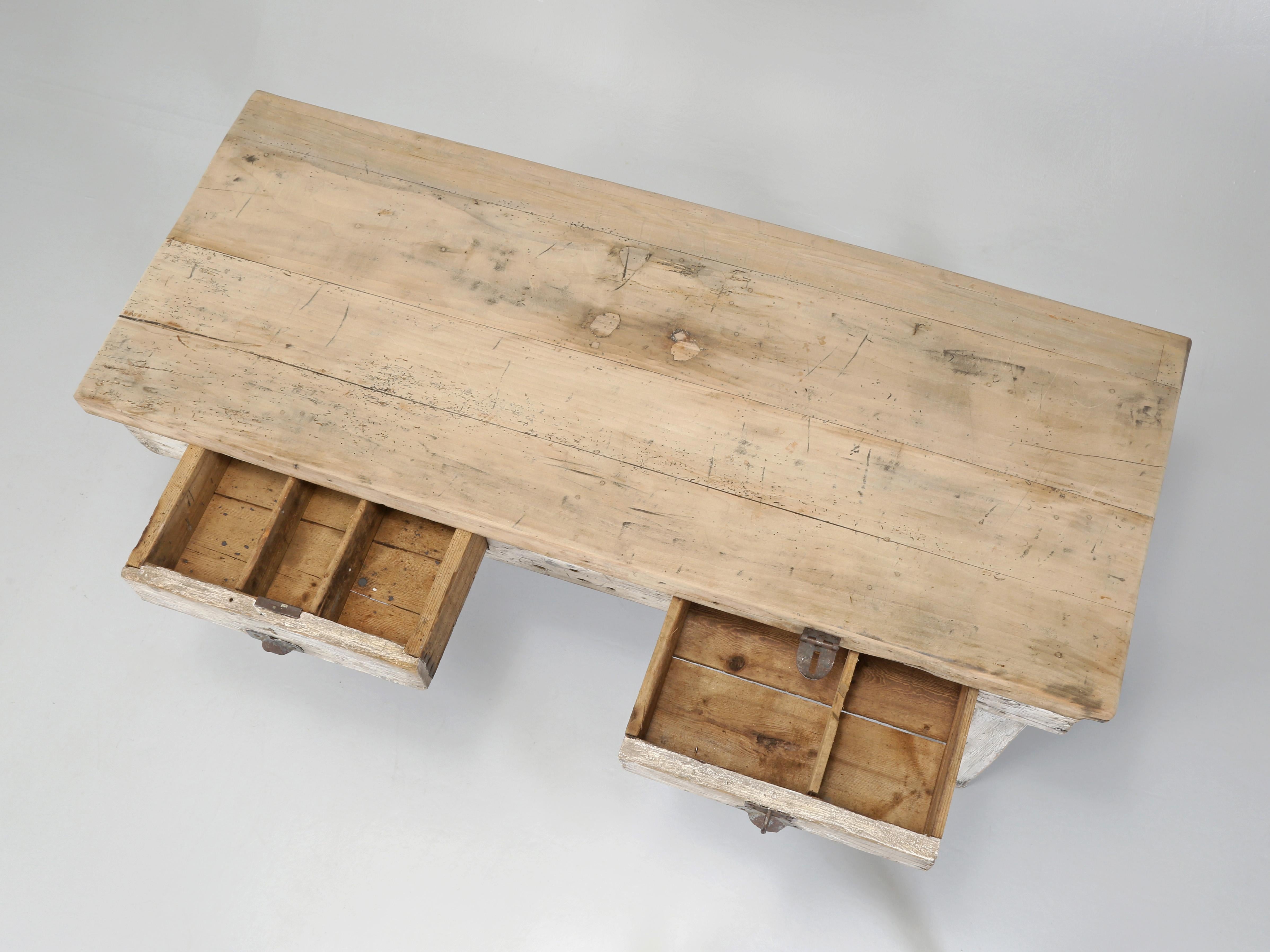 Fait main Ancienne table de travail peinte primitive française, table console ou table de canapé c1900