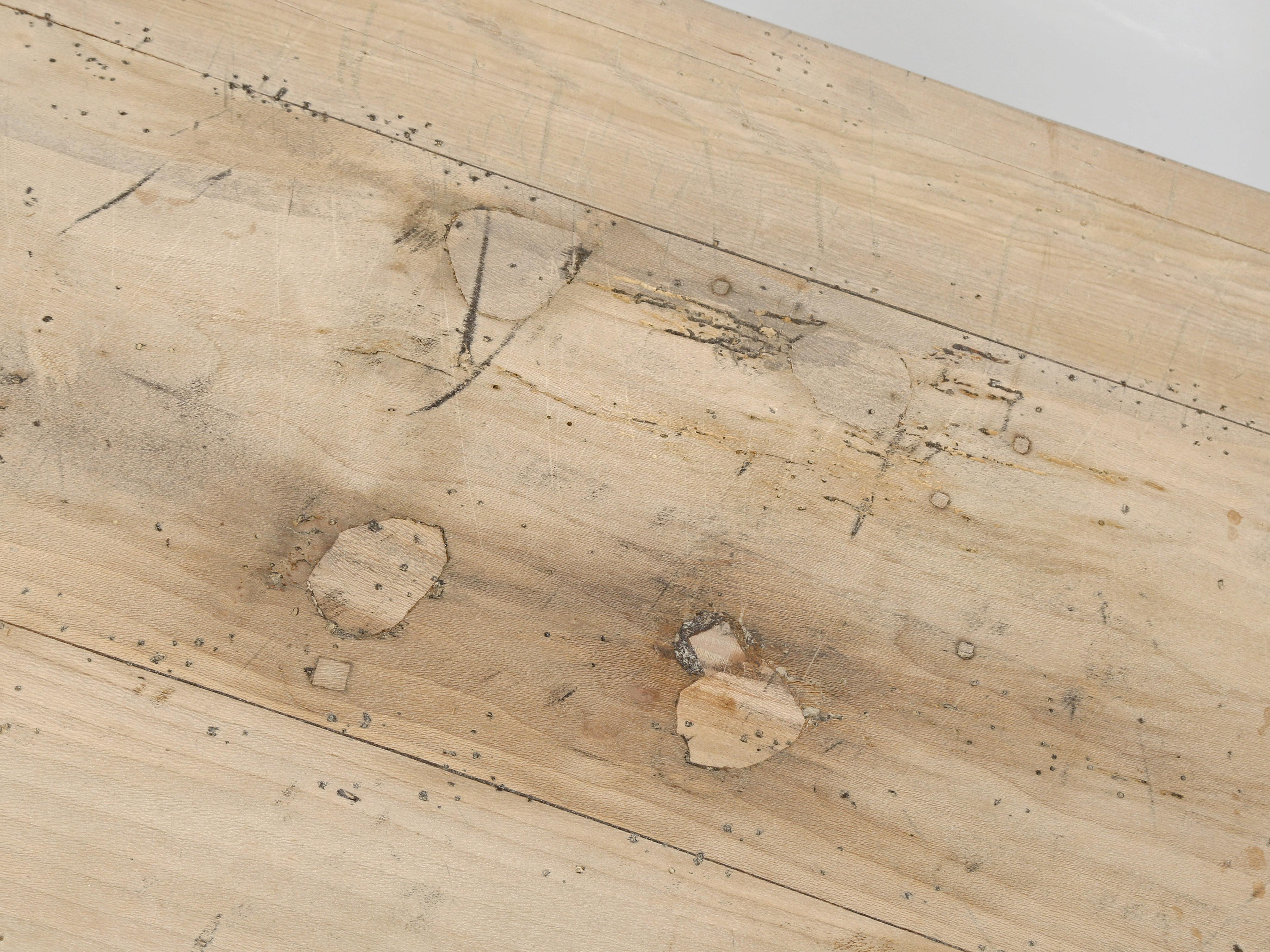 Début du 20ème siècle Ancienne table de travail peinte primitive française, table console ou table de canapé c1900